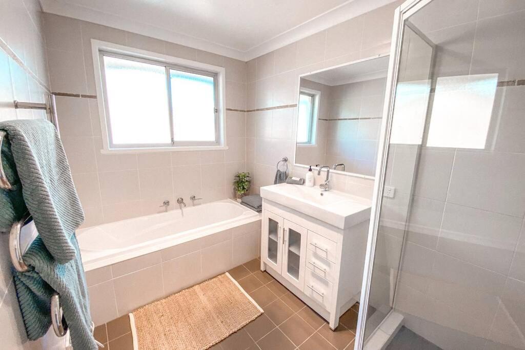 Four-Bedroom House photo 2