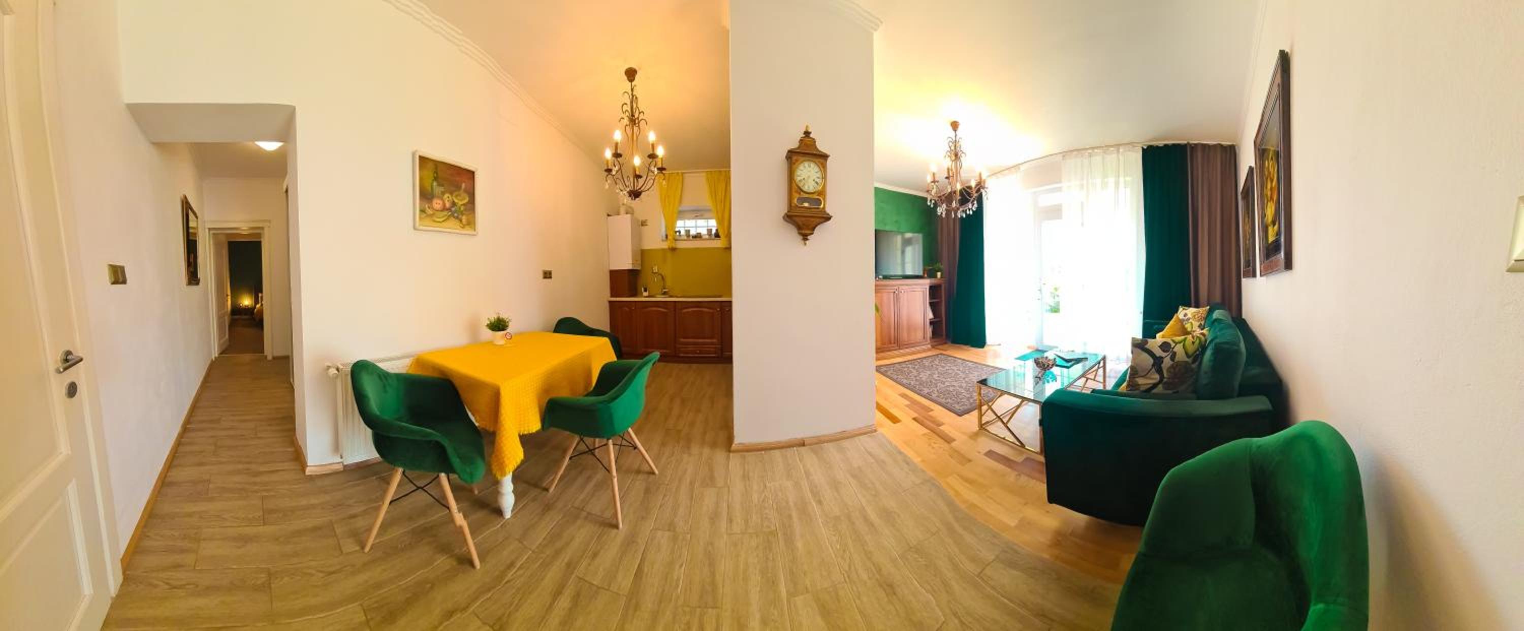 Deluxe Apartment photo 2