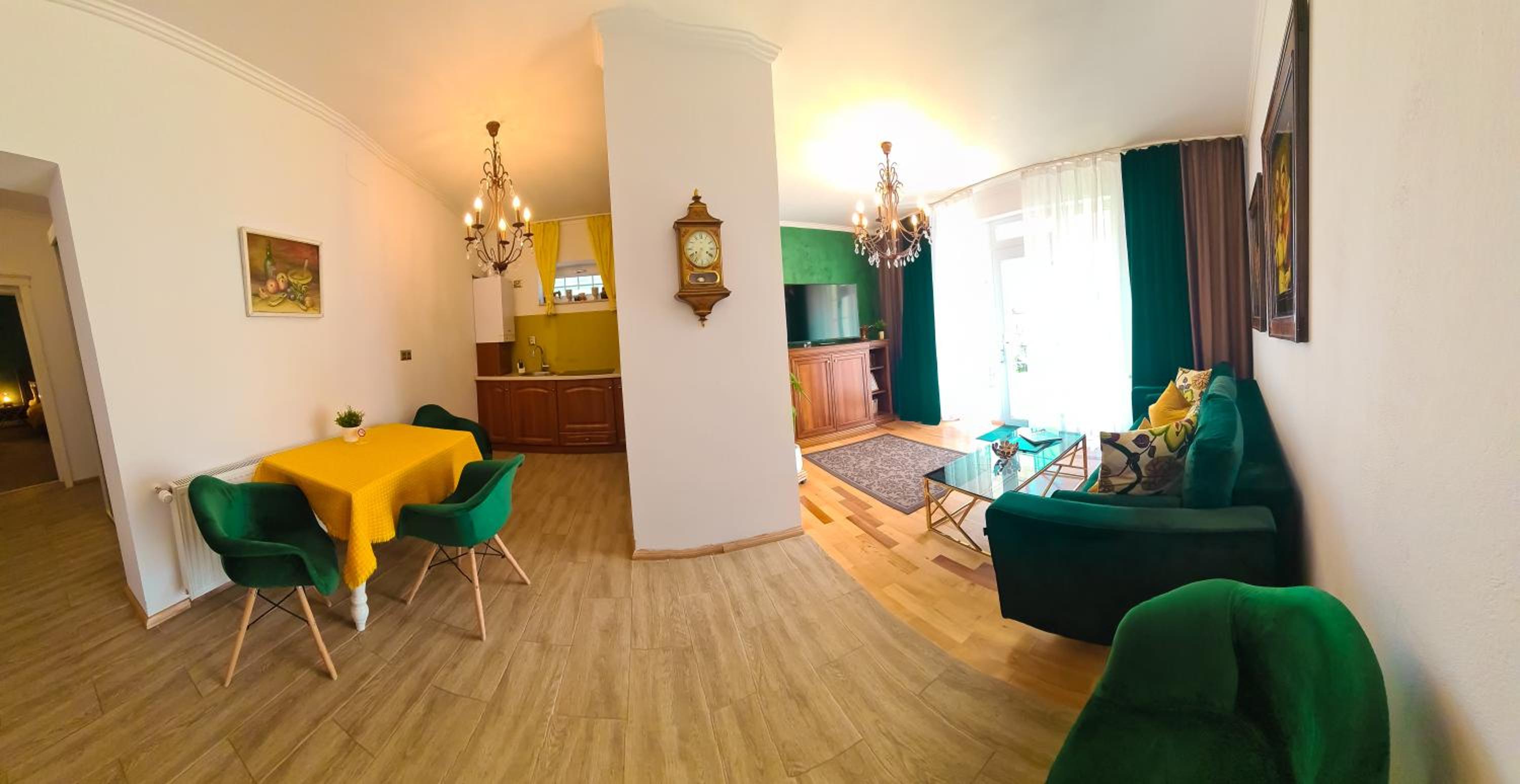 Deluxe Apartment photo 3