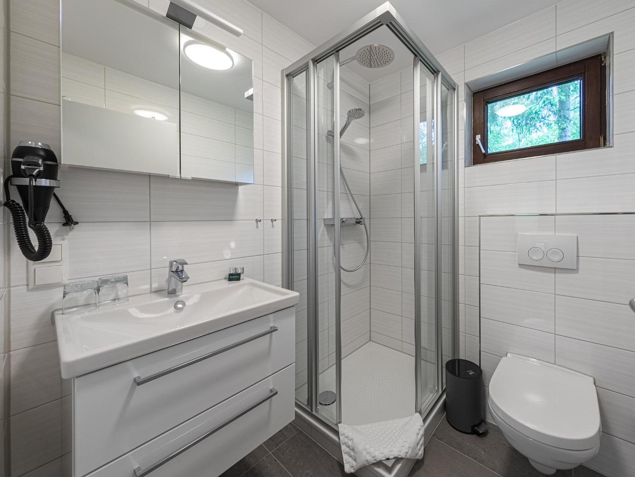 Junior Suite with Garden View - Photo 9