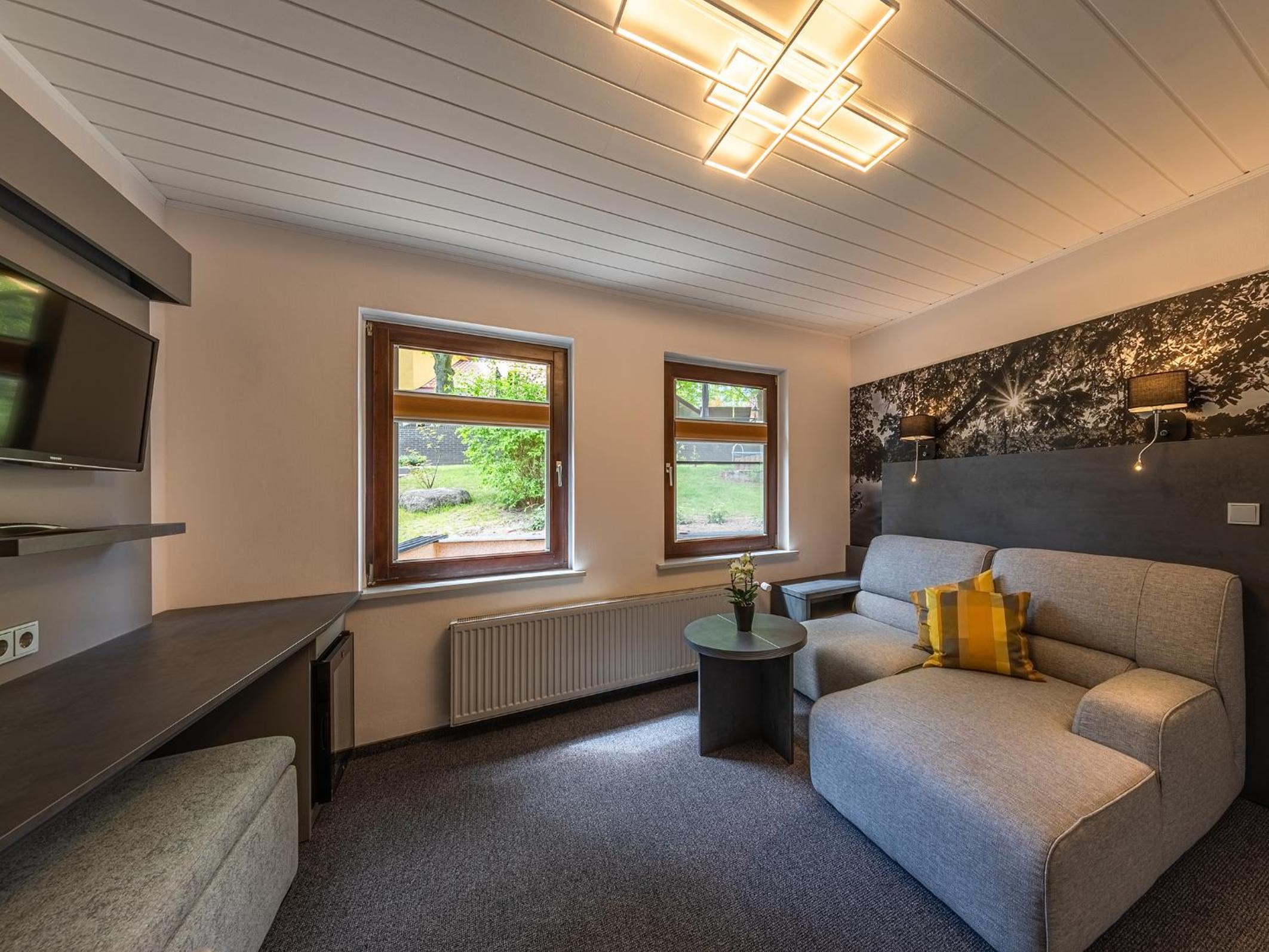 Junior Suite with Garden View - Photo 7