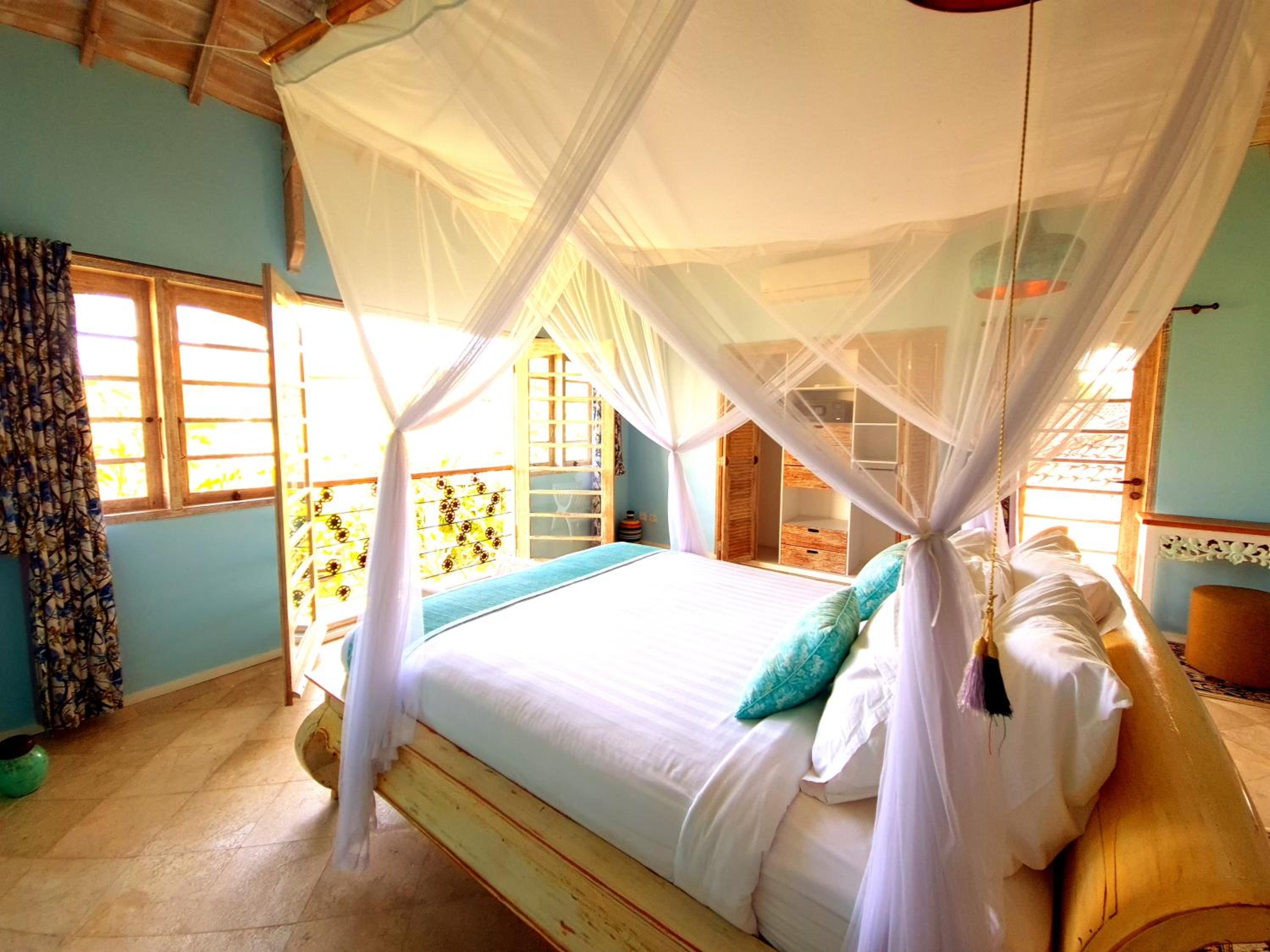 Three-Bedroom Villa - Photo 13