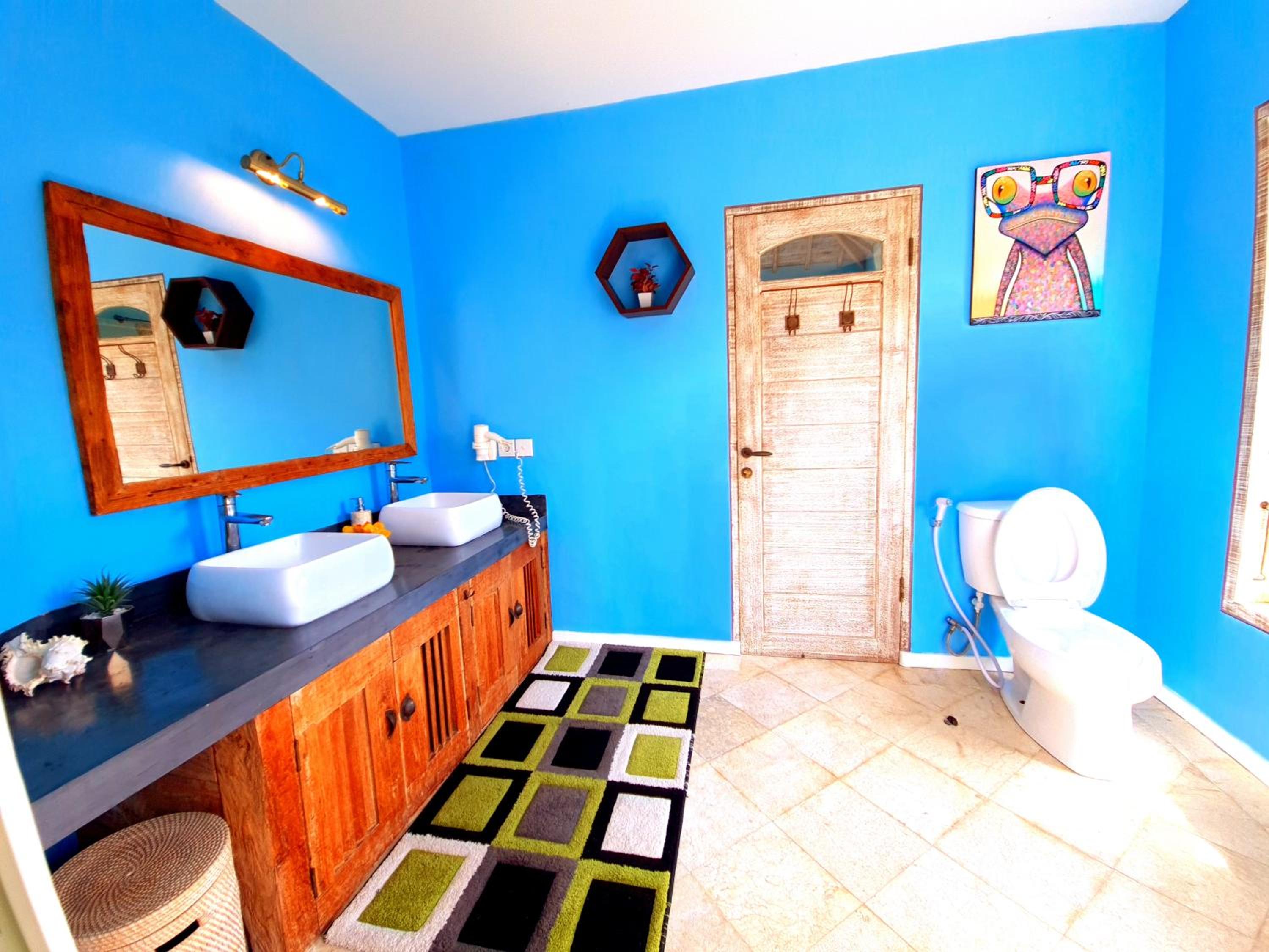 Three-Bedroom Villa - Photo 8