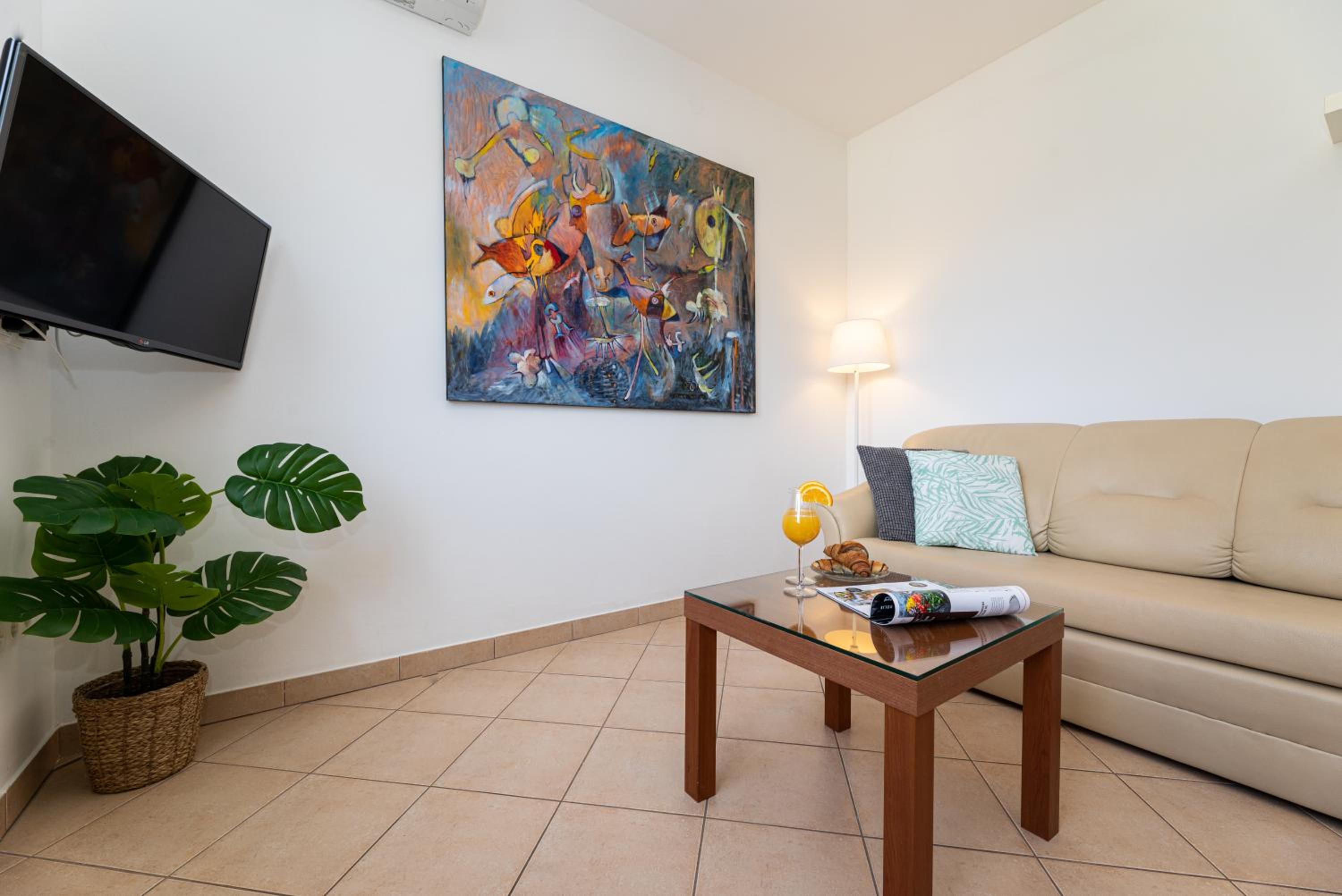 One-Bedroom Apartment