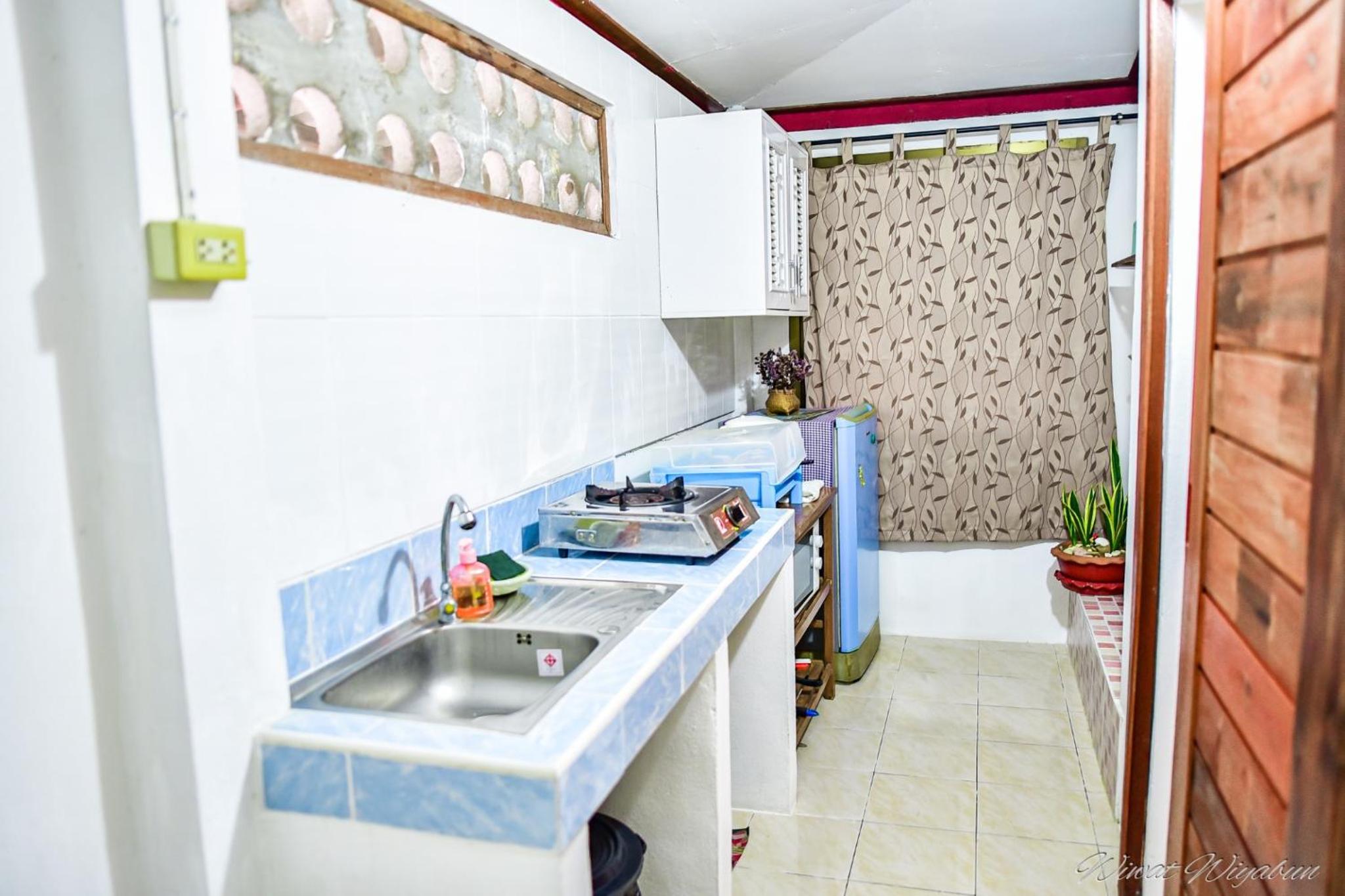 One-Bedroom House - Photo 6