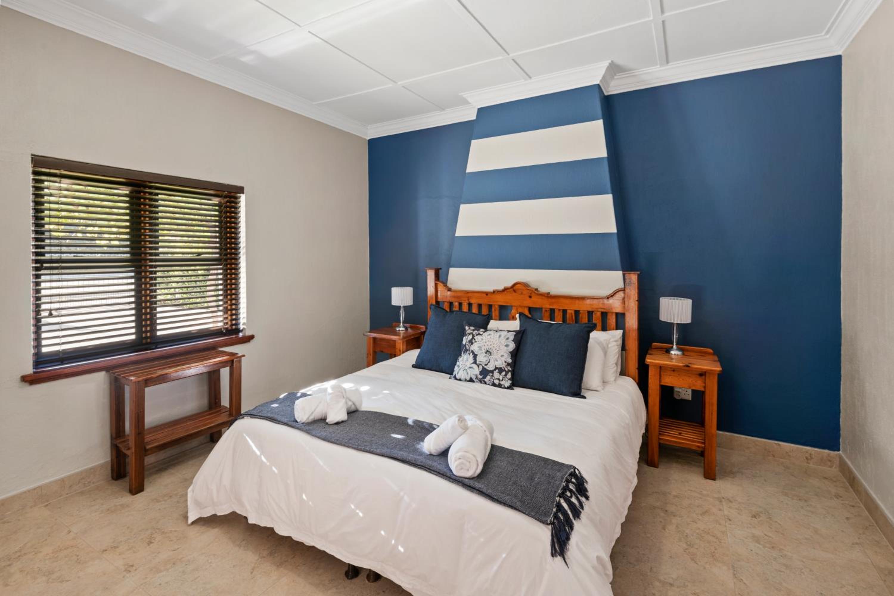 Deluxe King Room - Photo 1