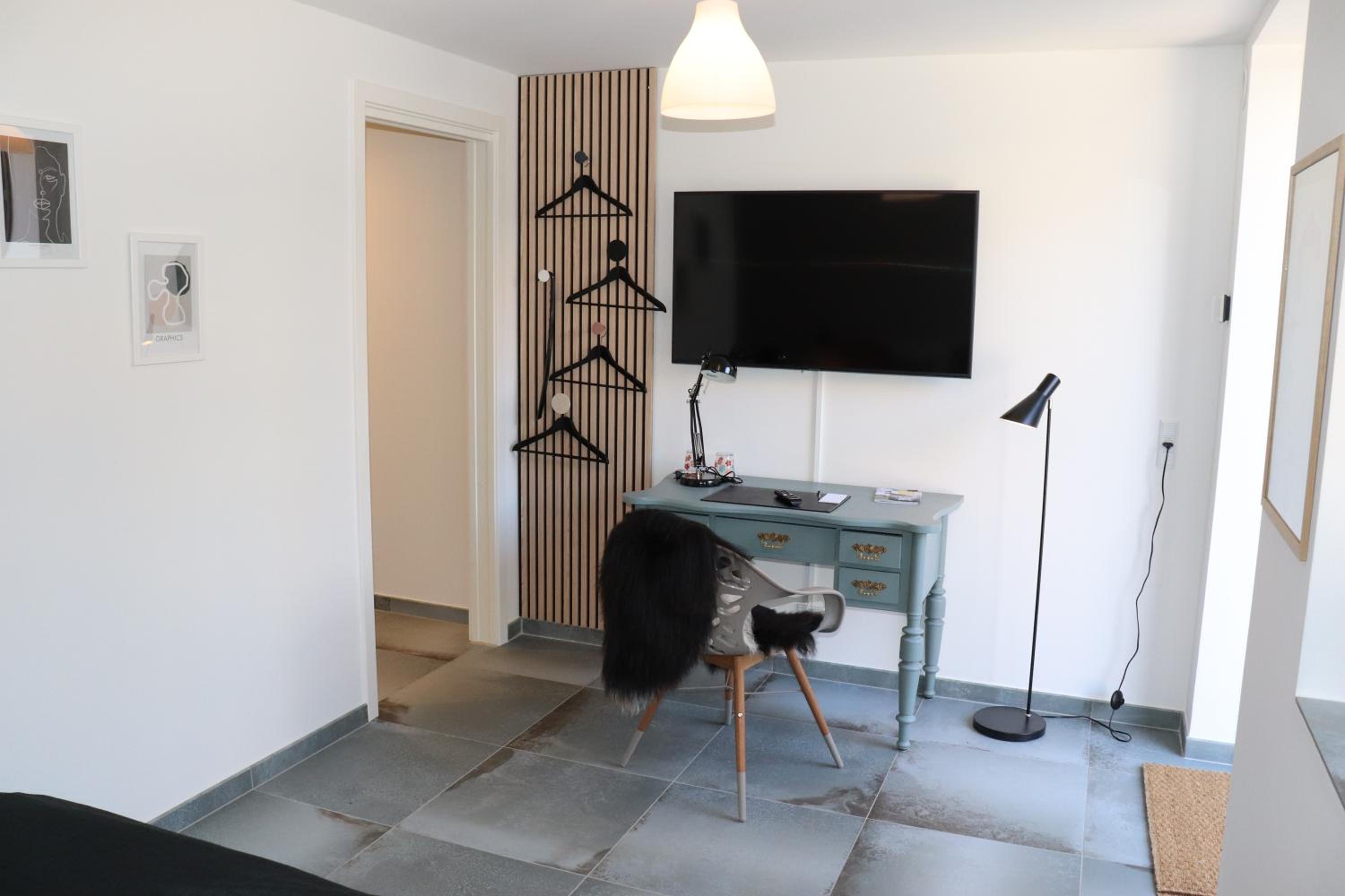 Large Double Room photo 3