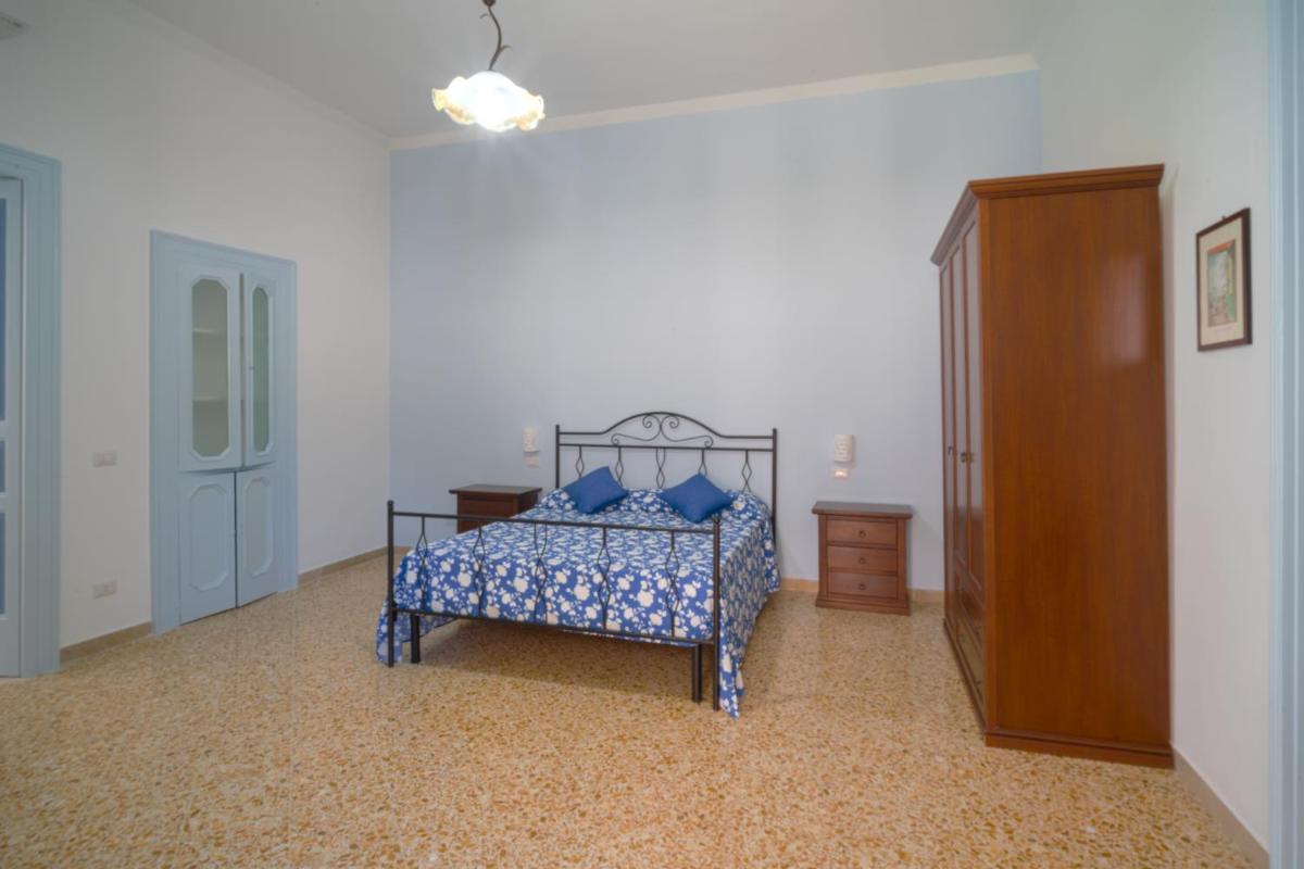 Apartment with Balcony photo 3