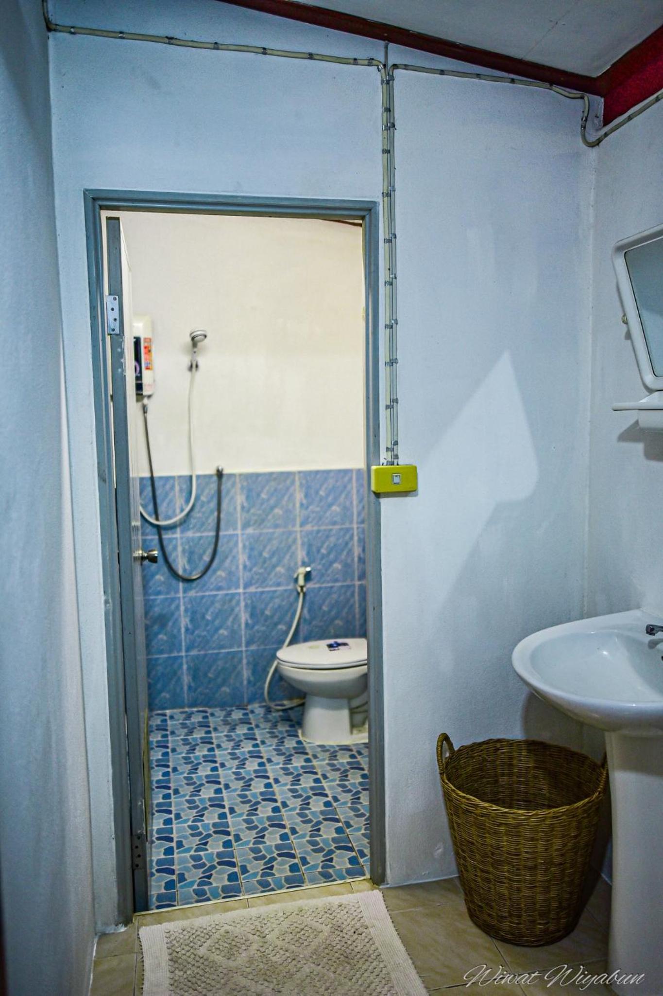 One-Bedroom House - Photo 5