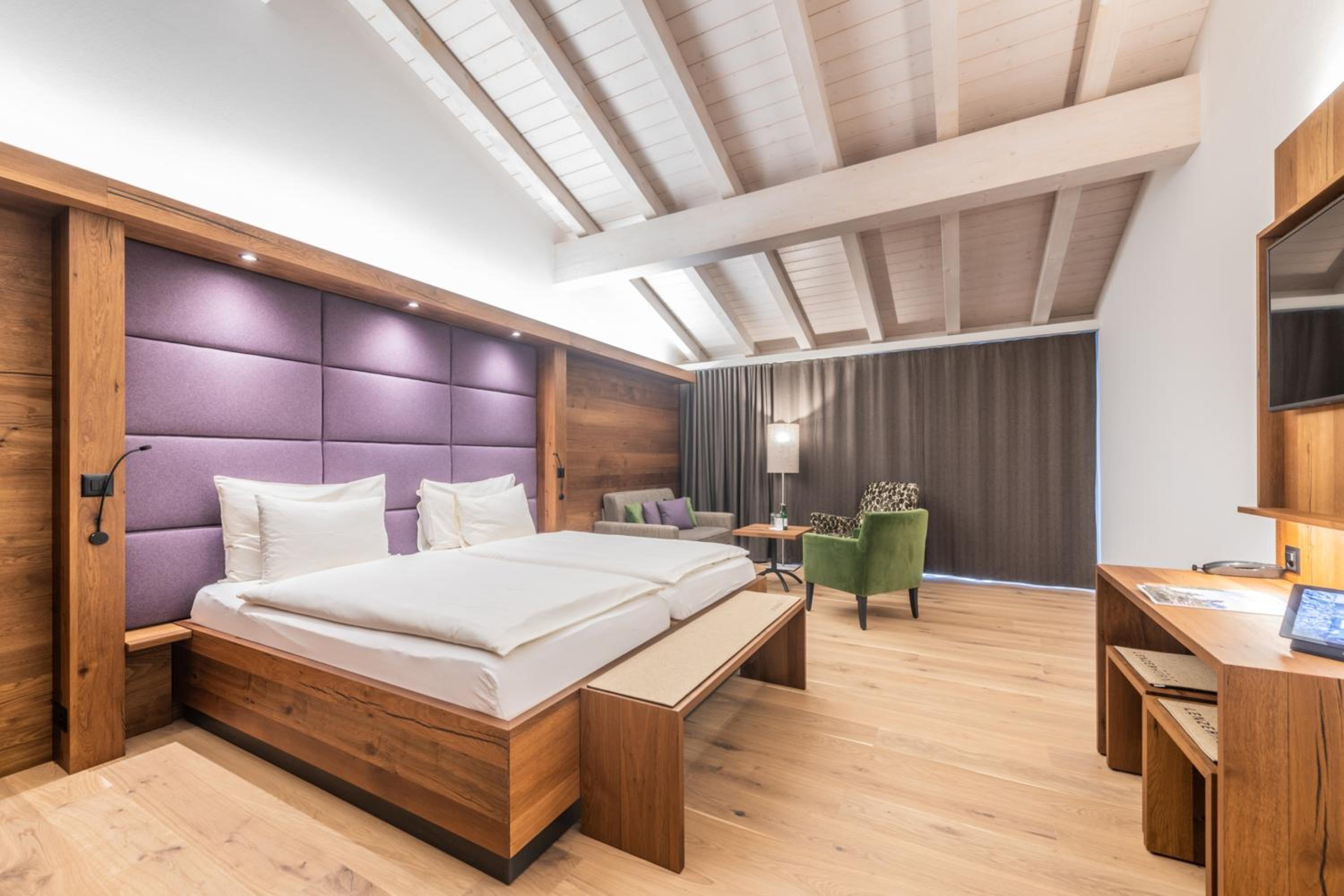 Luxury Double Room with Balcony - Photo 7
