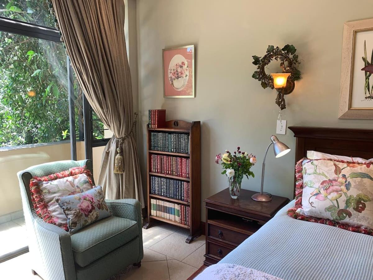 Deluxe Double Room - Photo 9