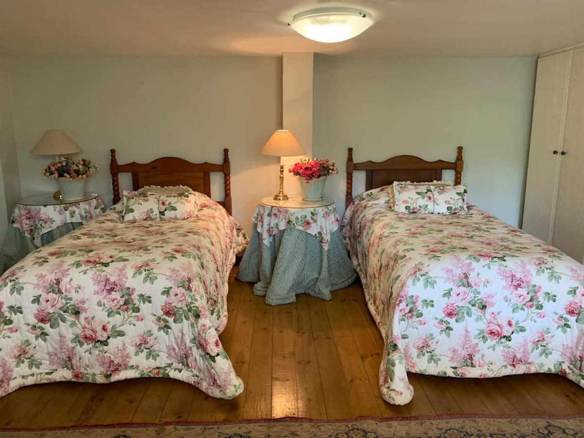 Deluxe Double Room with Bath - Photo 5