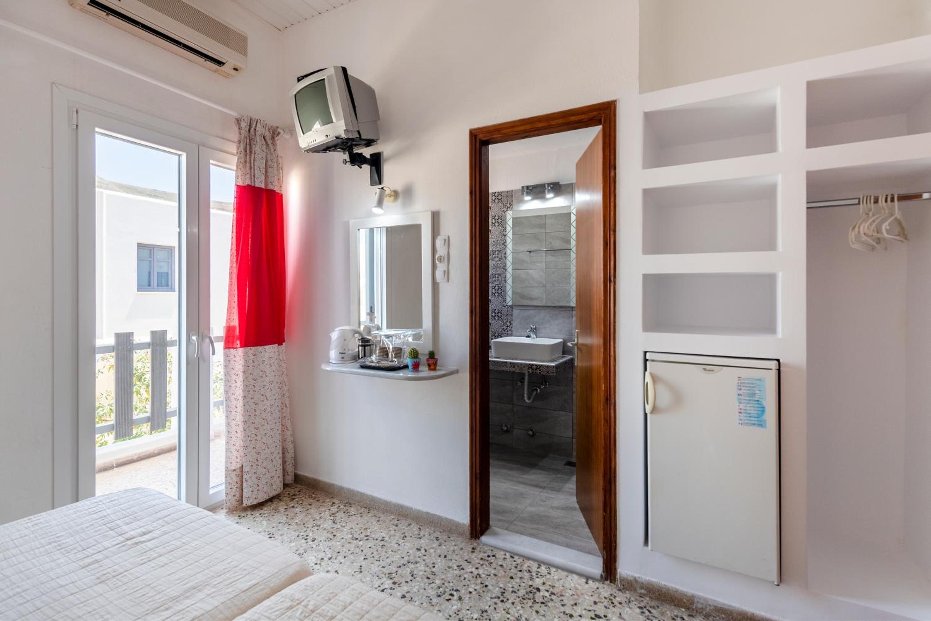 Double or Twin Room without Sea View photo 2