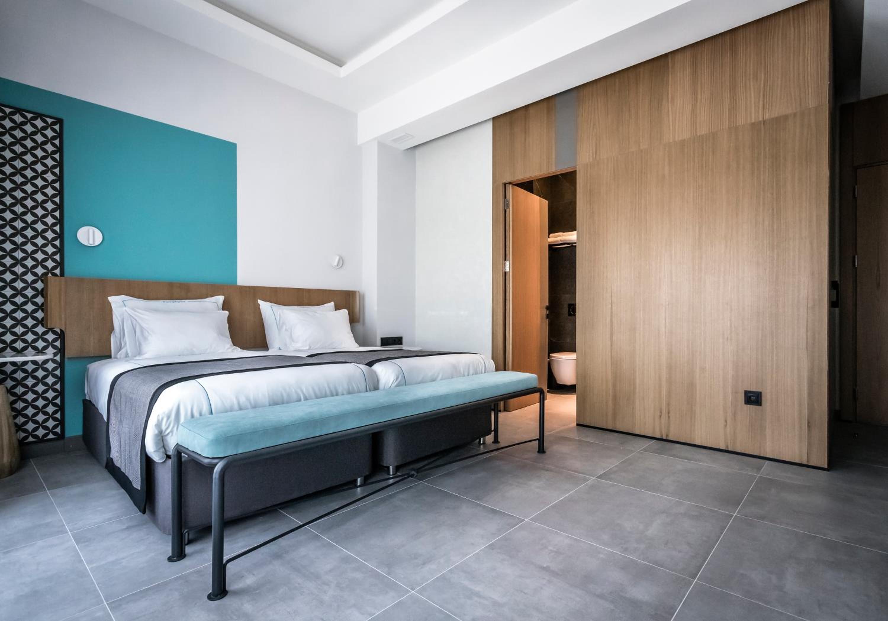 Deluxe Double Room - Photo 8