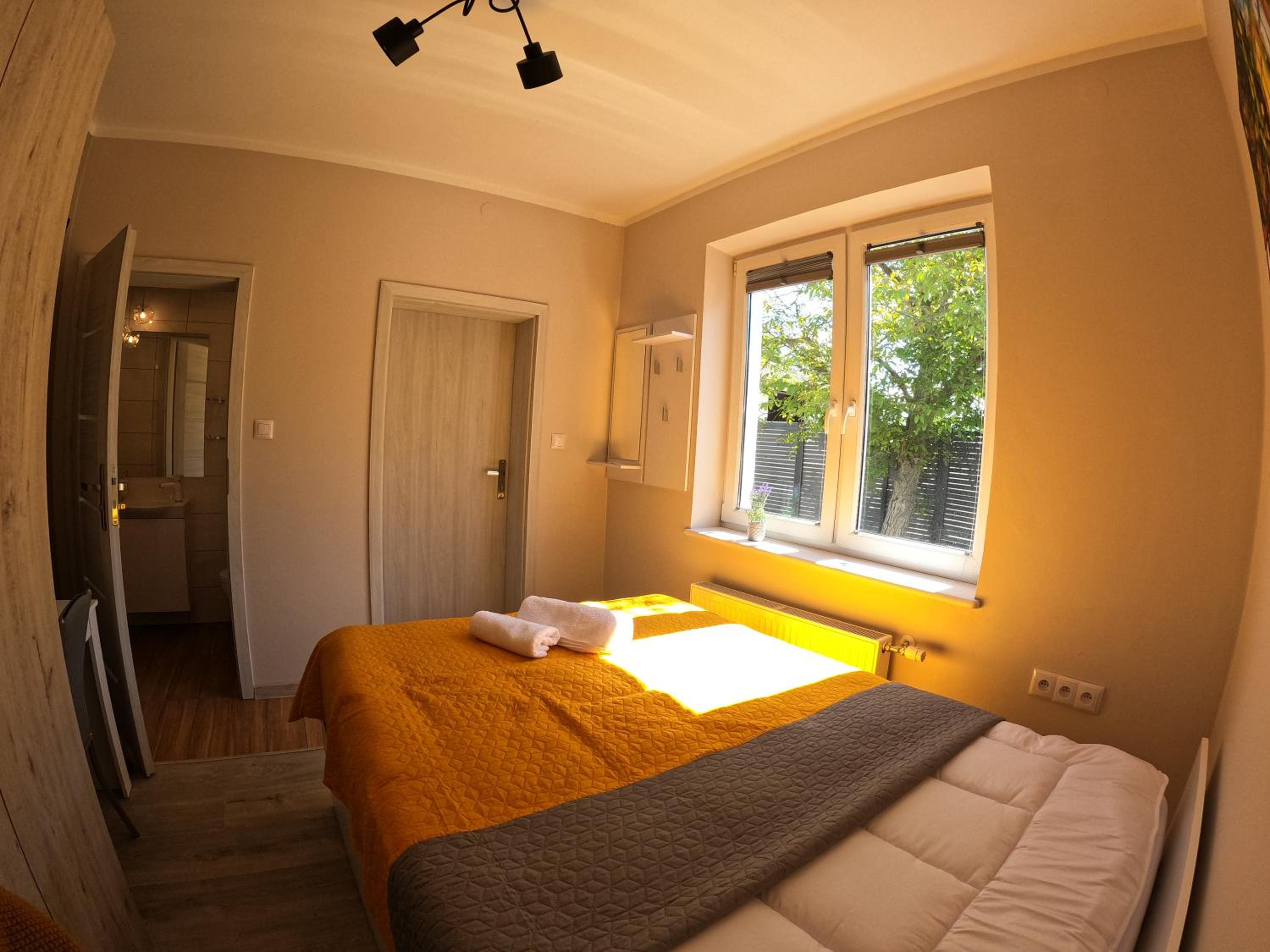 Single Room with Bathroom photo 3