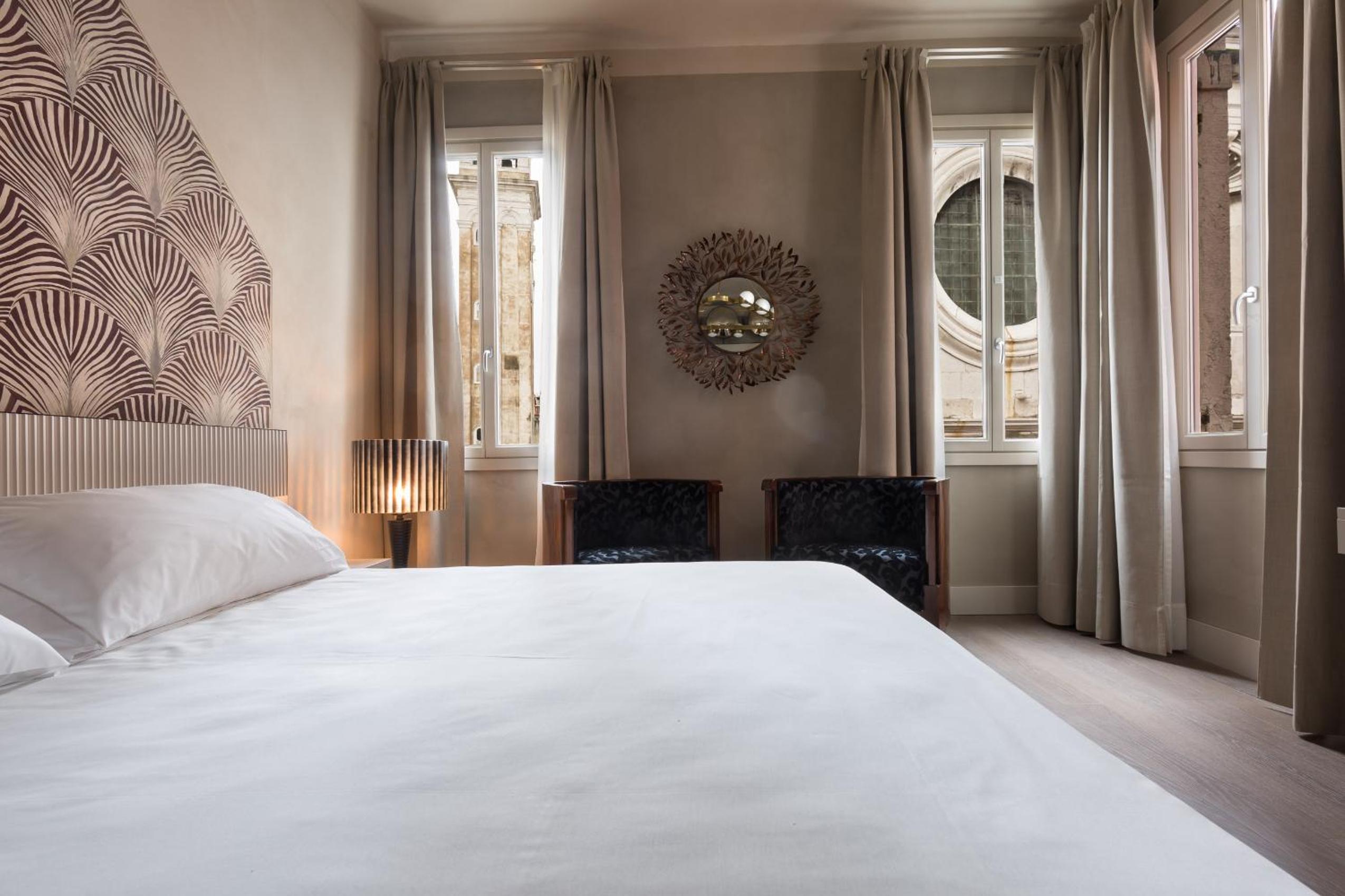 King Suite with spa - separate building photo 3
