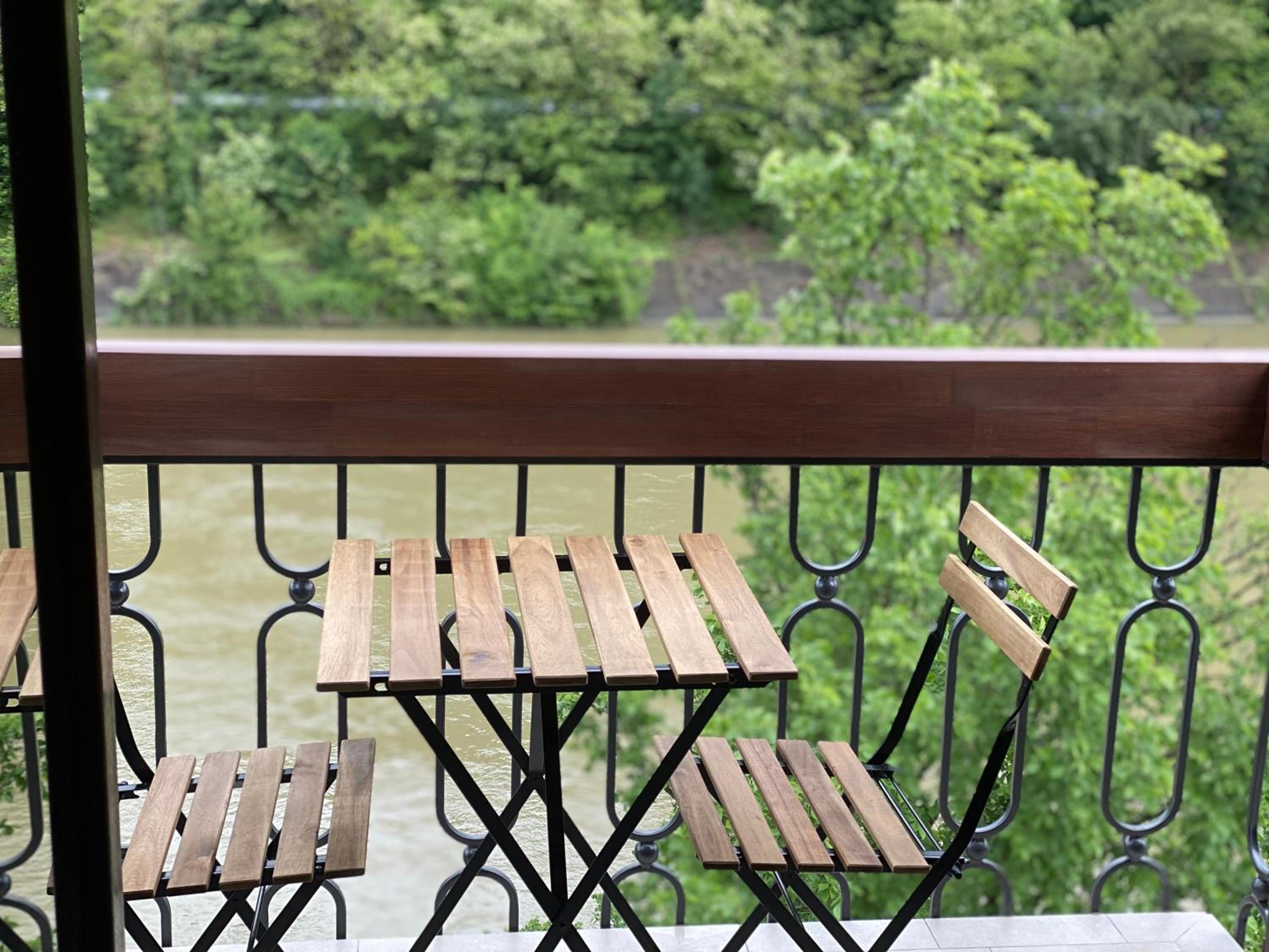 Family Room with River View - Photo 11