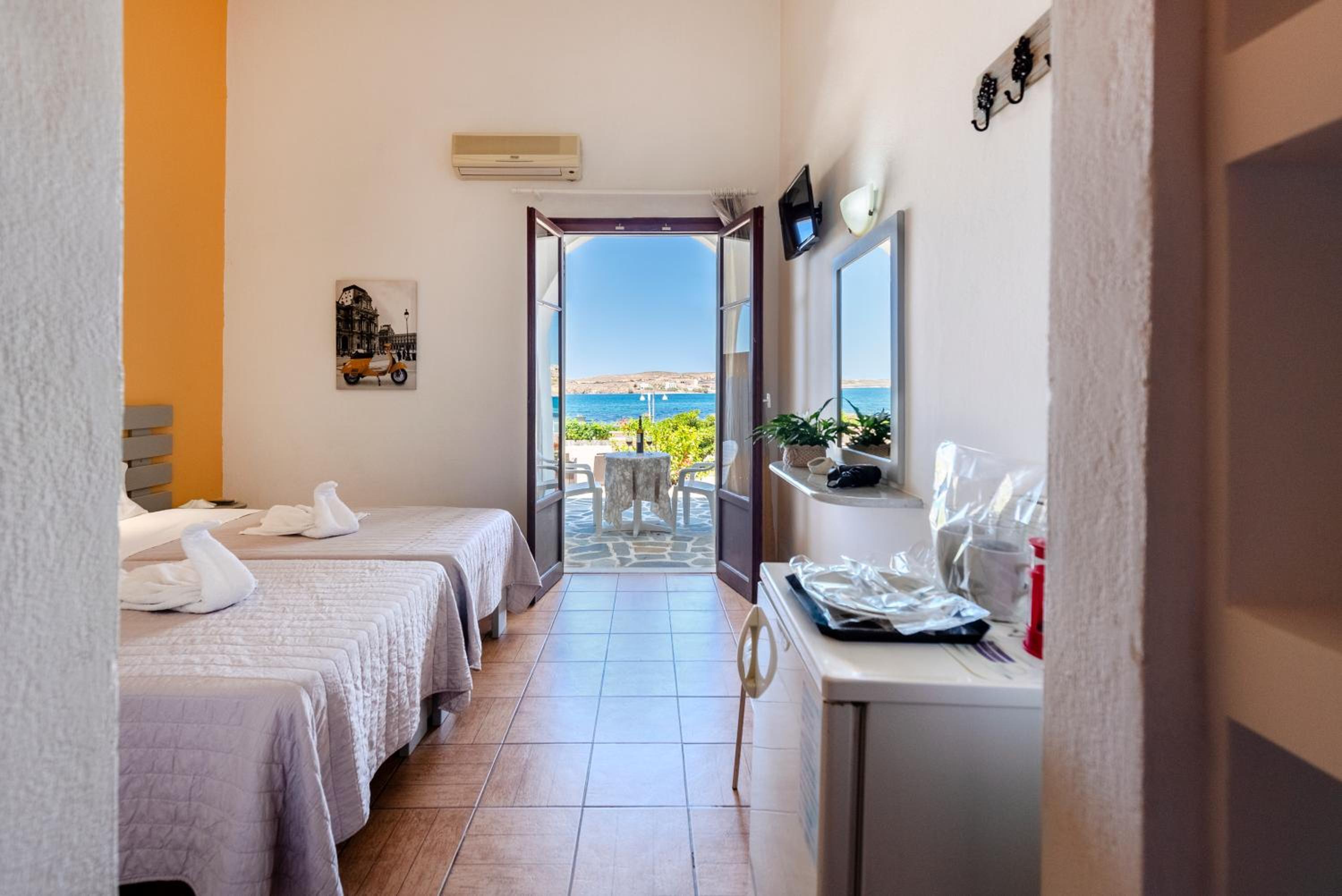 Twin Room with Sea View - Ground Floor