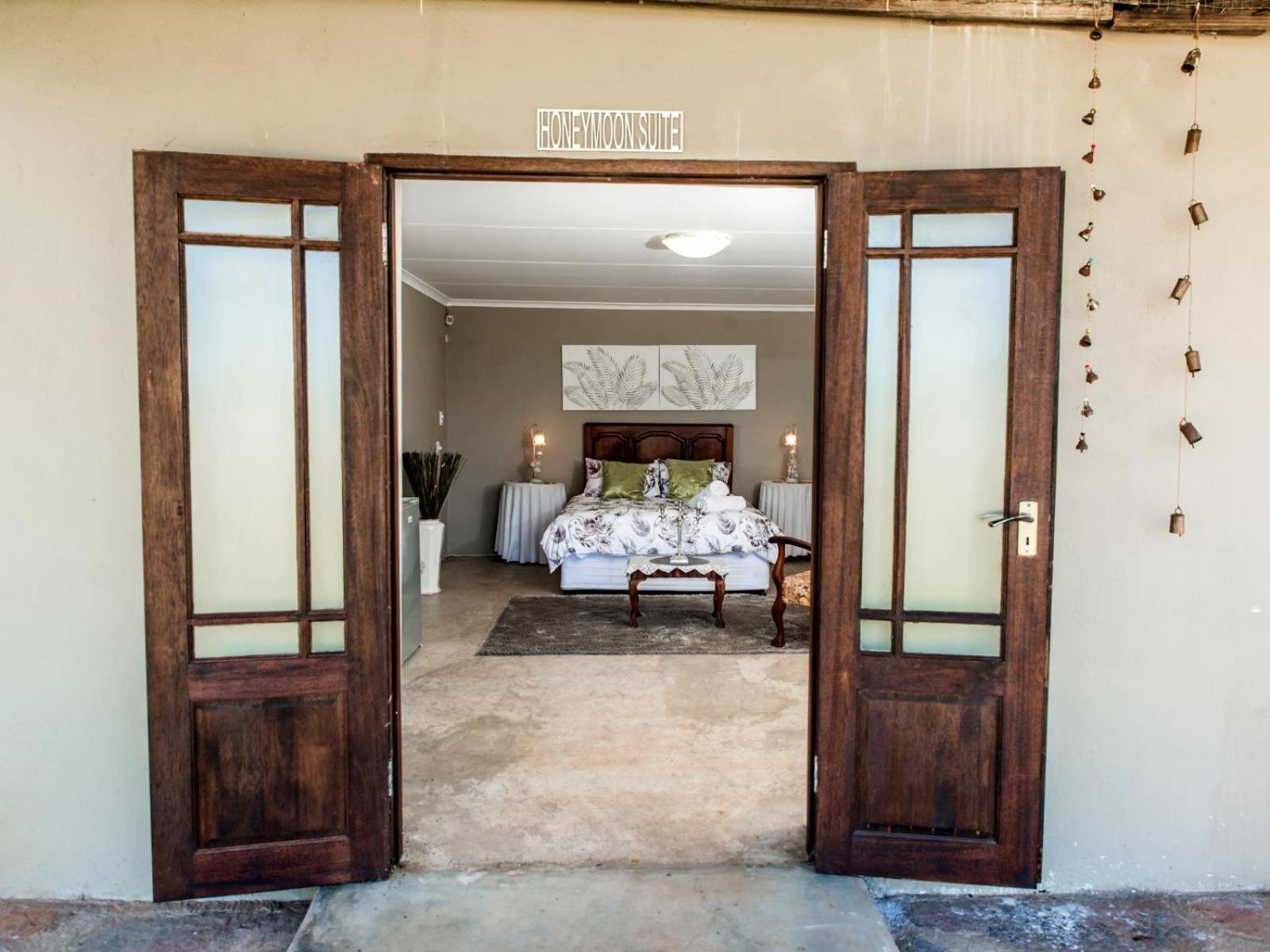 Honeymoon Suite - Photo 1