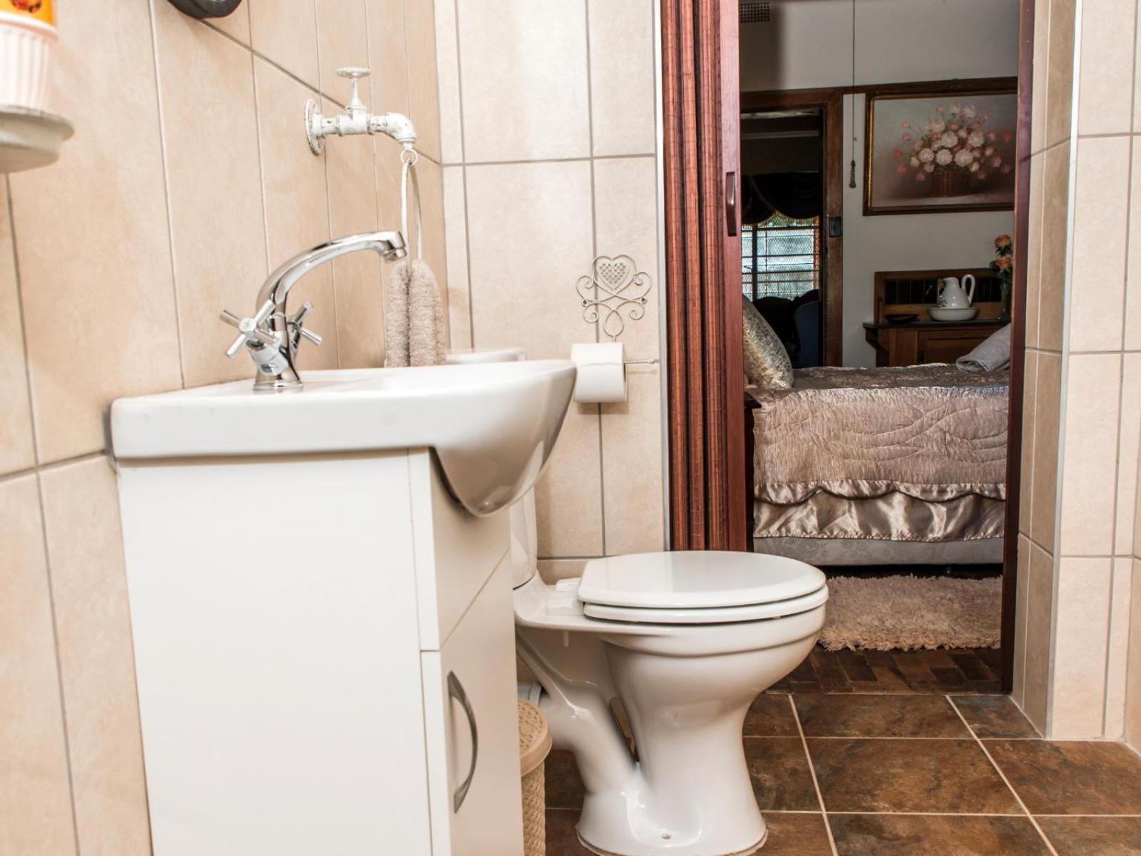 Basic Double Room - Photo 14