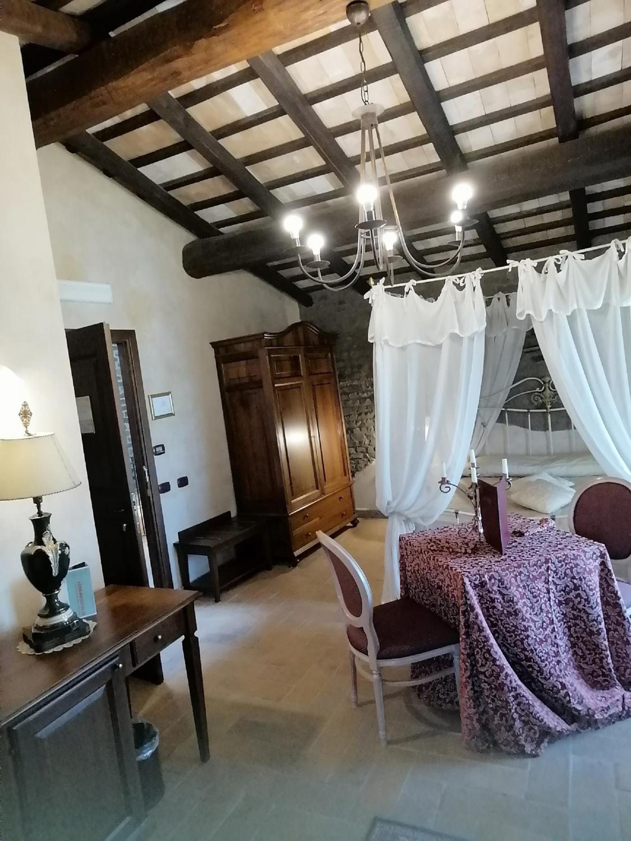 Queen Suite - Photo 1