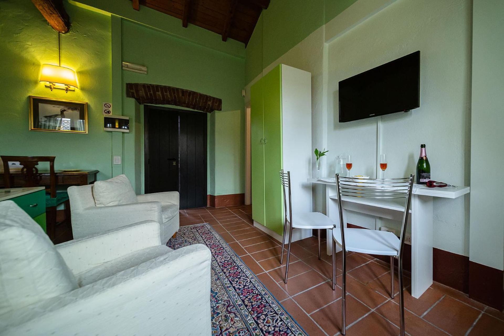 Triple Room with Private Bathroom photo 2