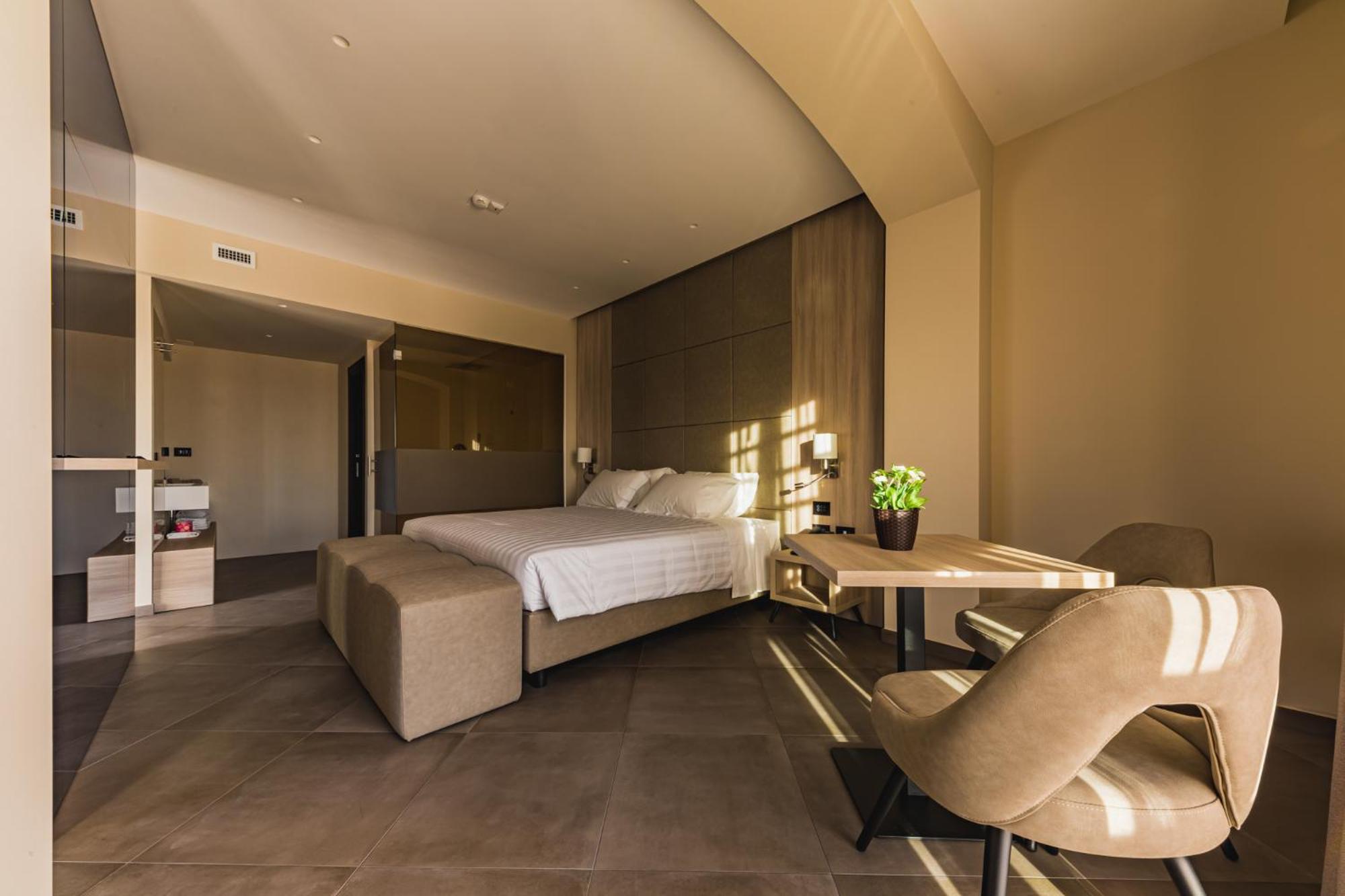 Superior Double or Twin Room - Photo 5
