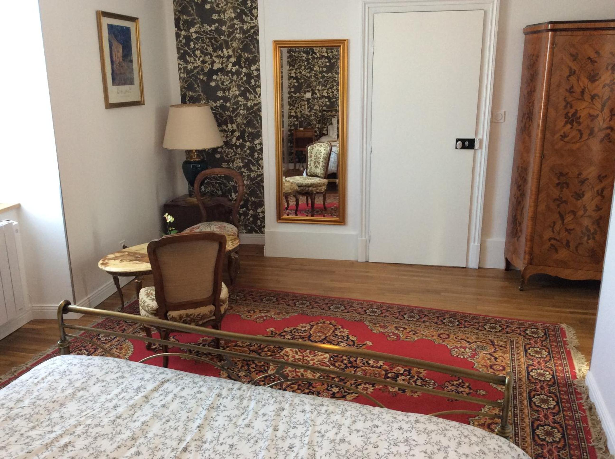Standard King Room photo 3