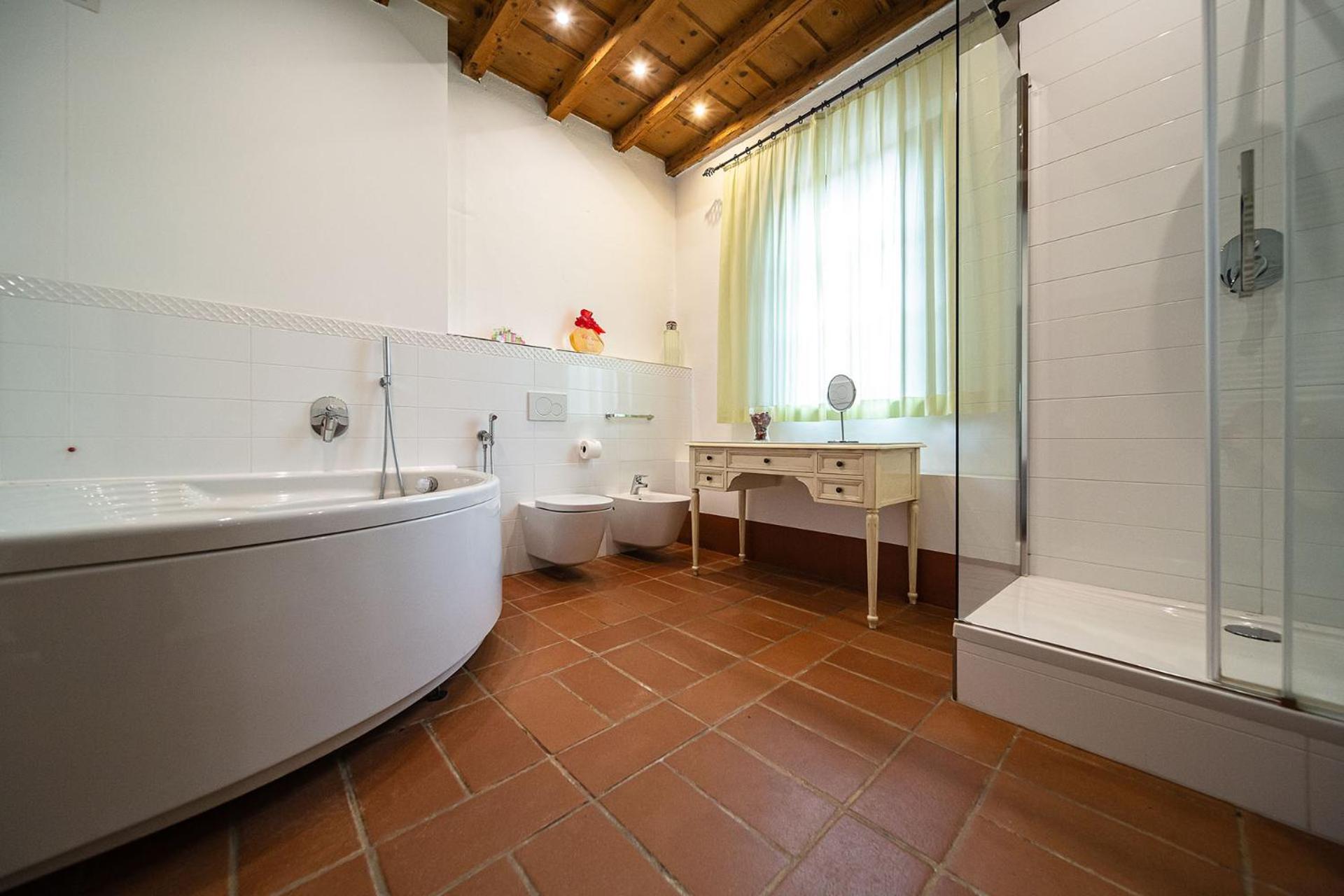 King Room with Spa Bath photo 3