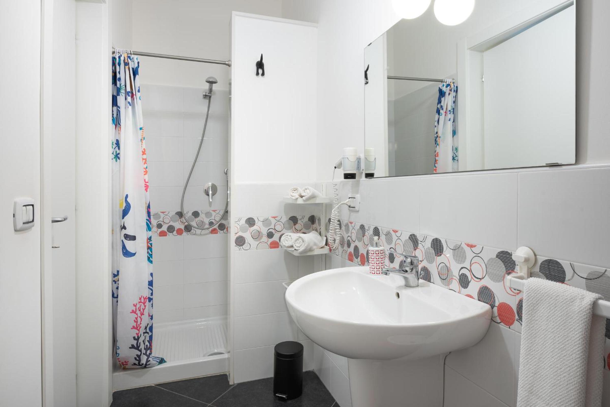Standard Double Room - Photo 3