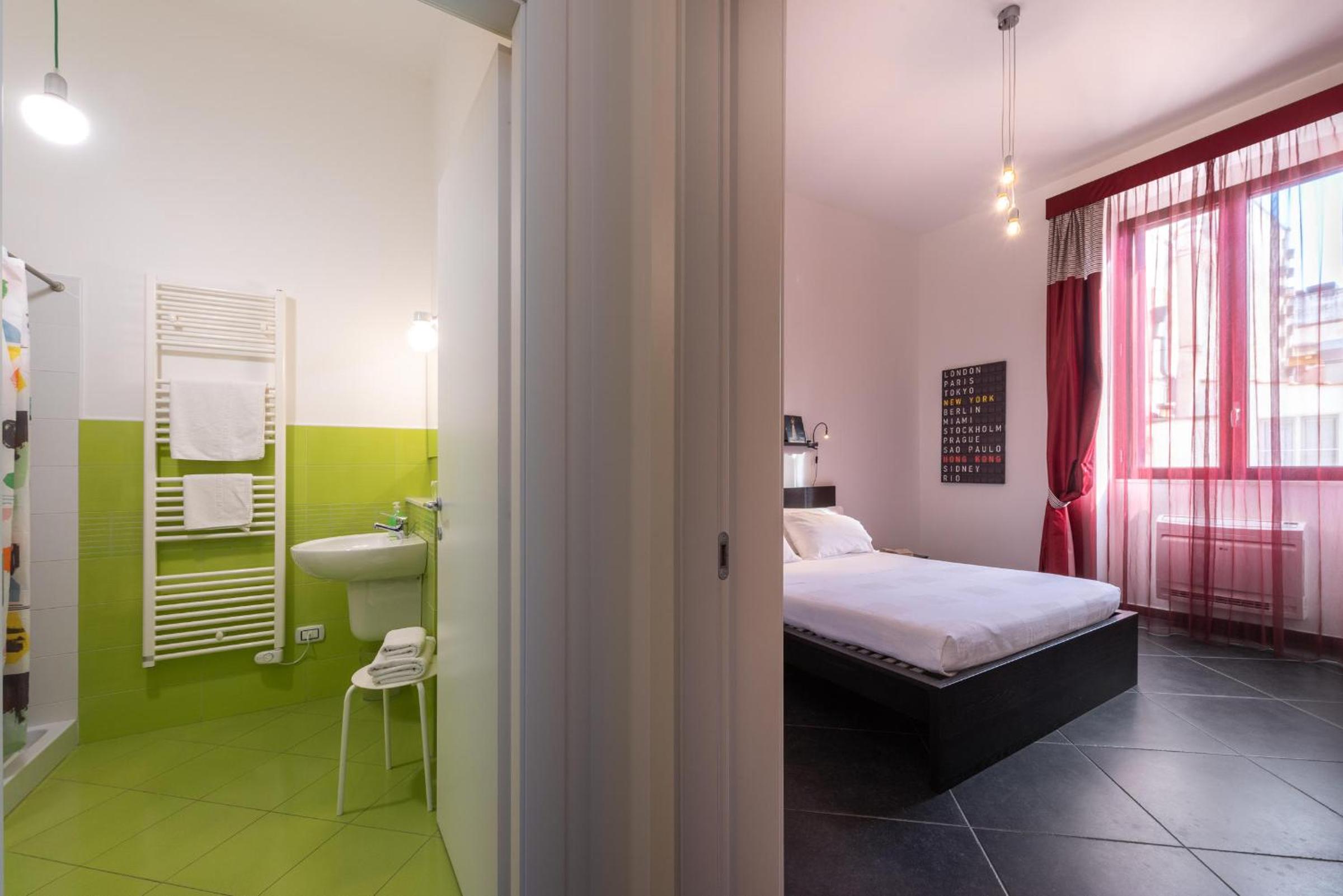 Standard Double Room - Photo 9