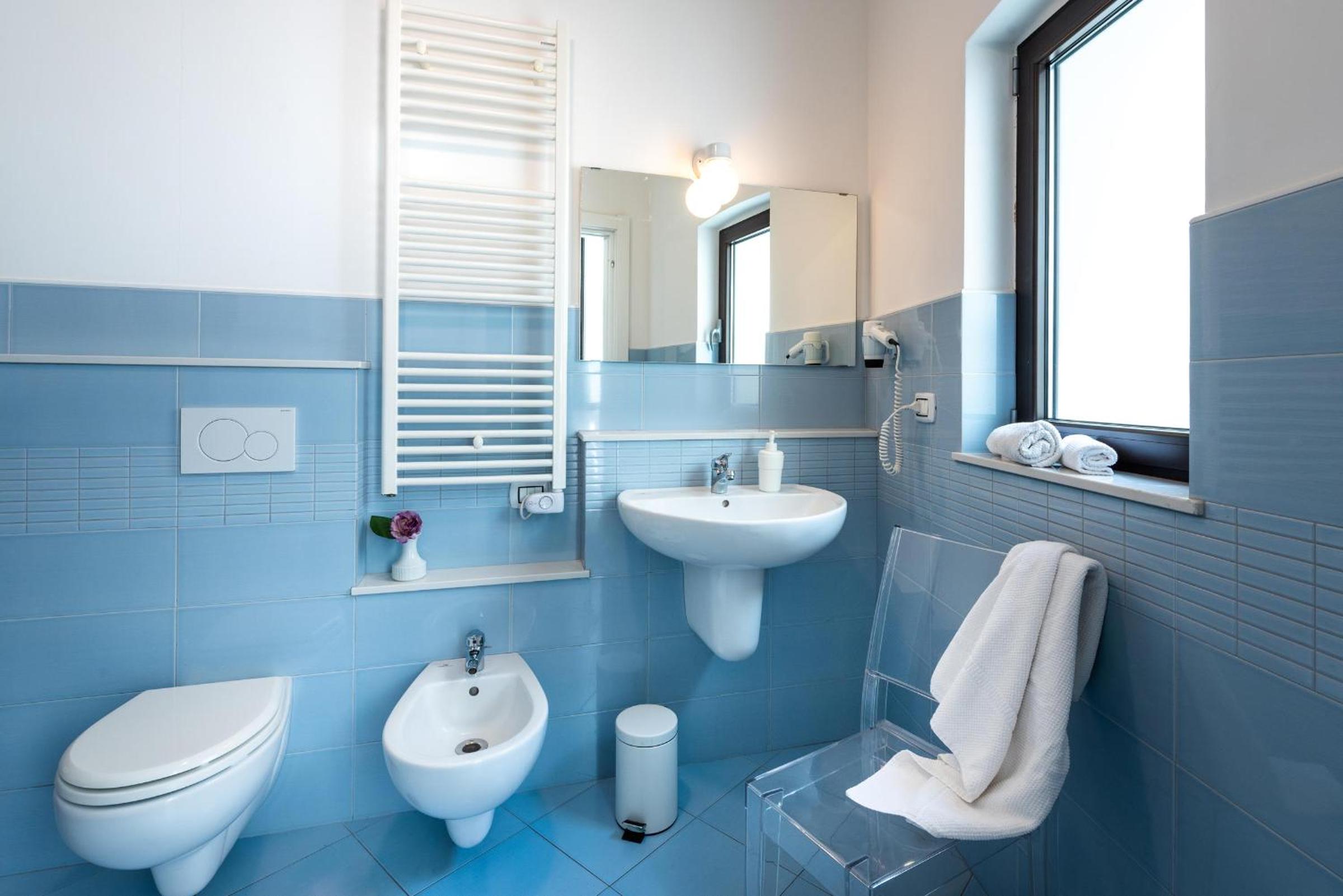 Standard Double Room - Photo 14