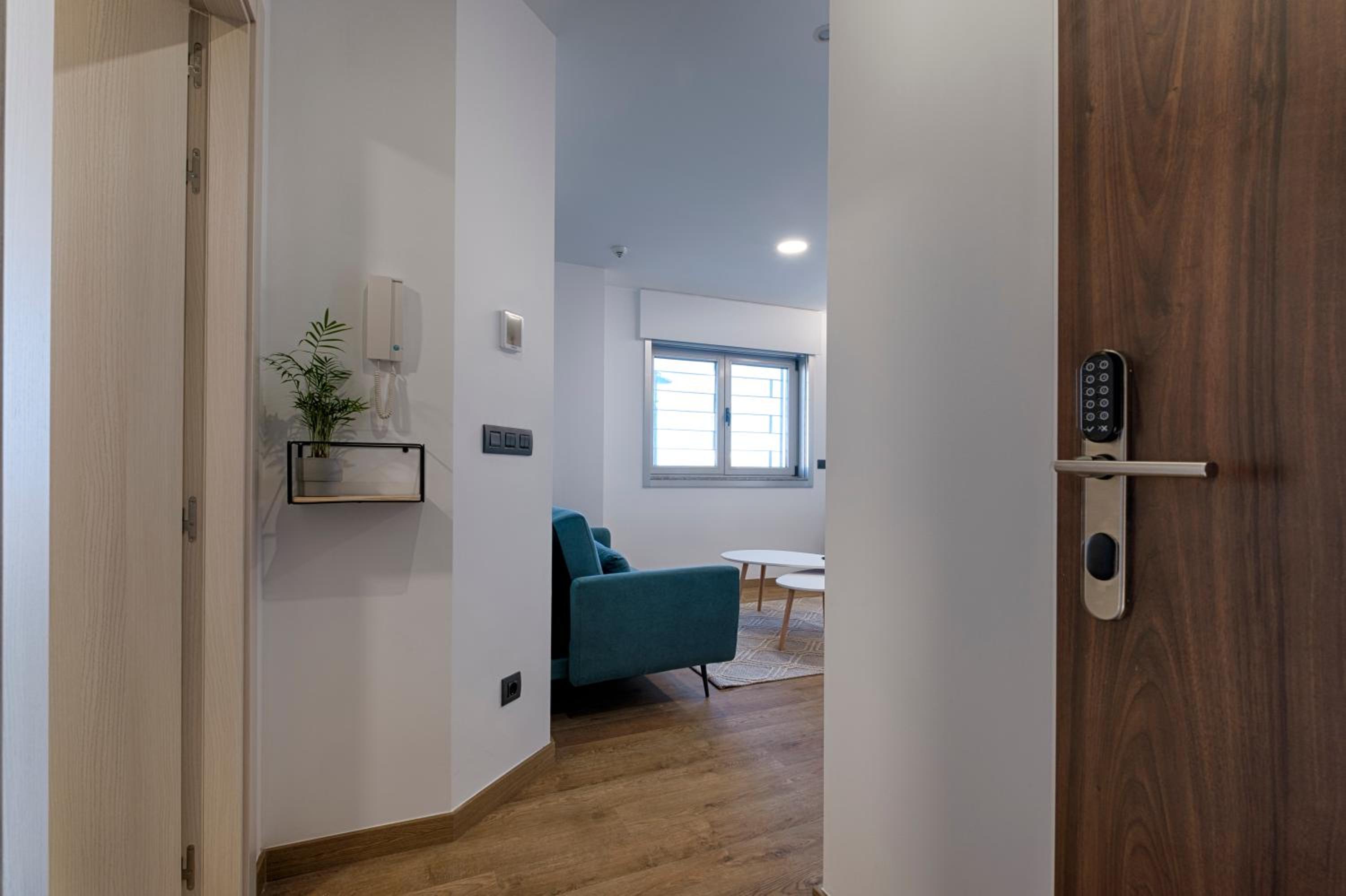 One-Bedroom Apartment - Photo 11