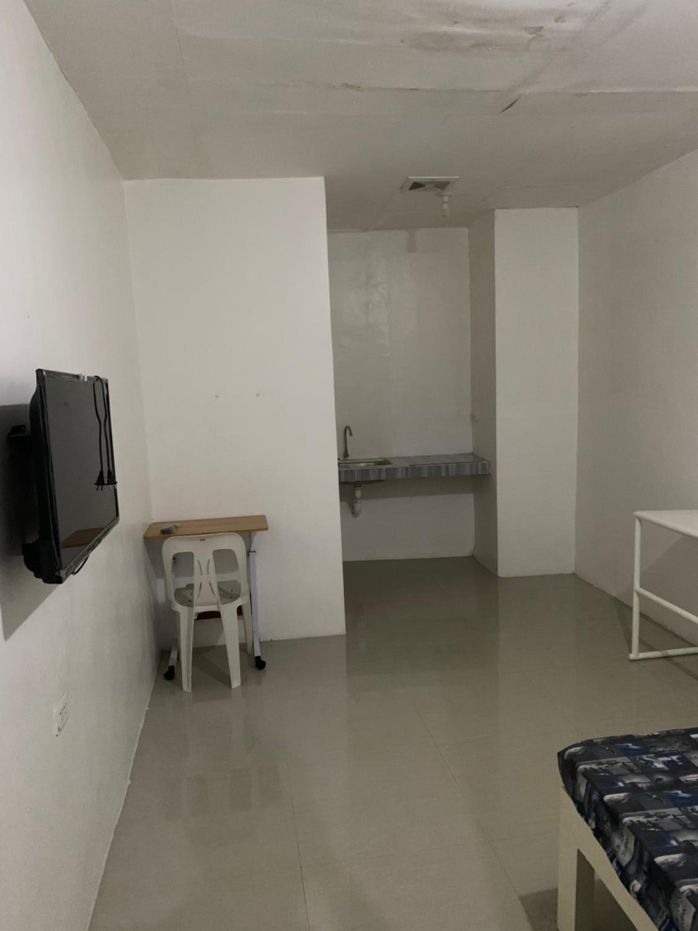 Economy Double Room - Photo 10