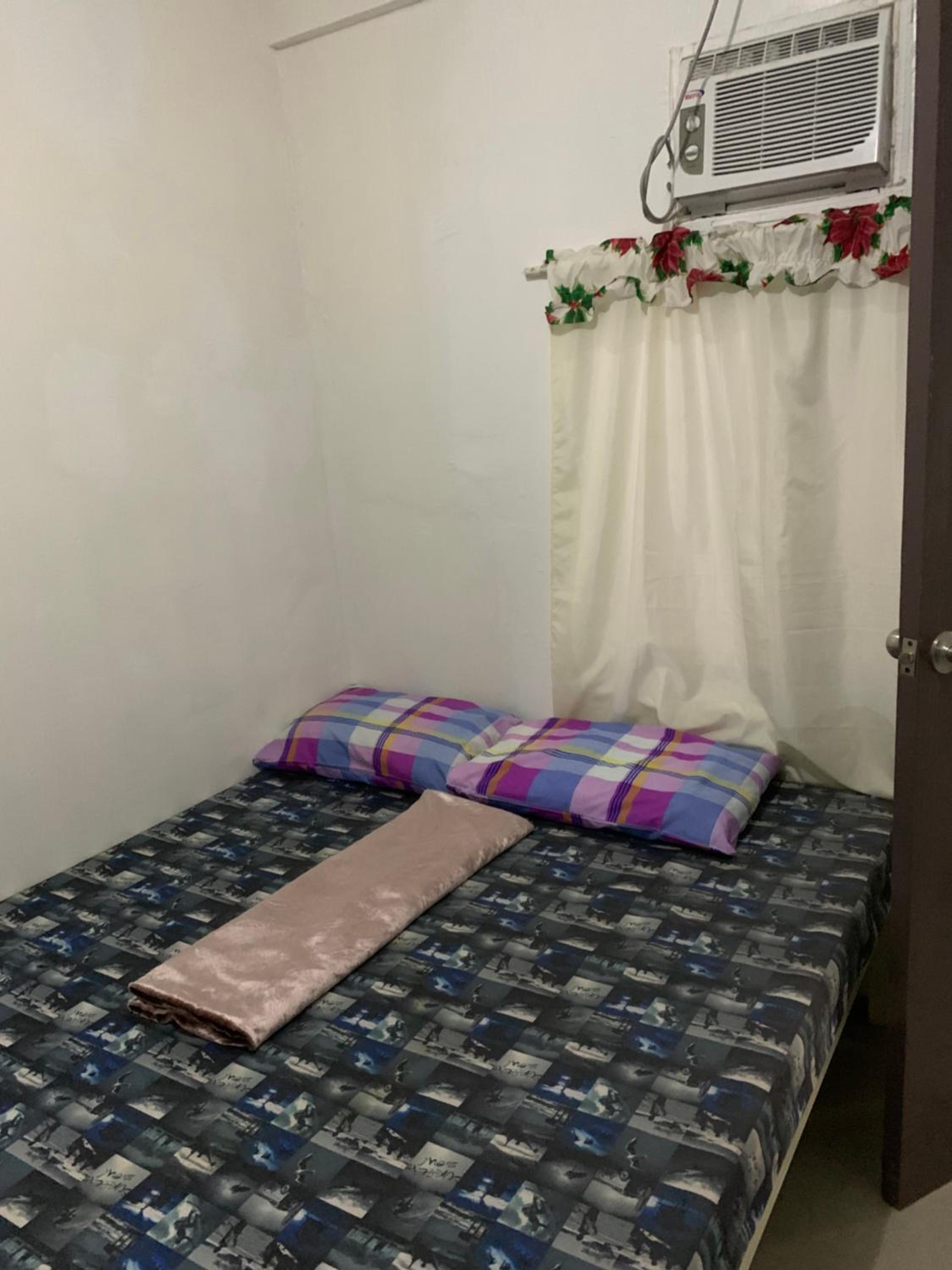 Economy Double Room - Photo 9