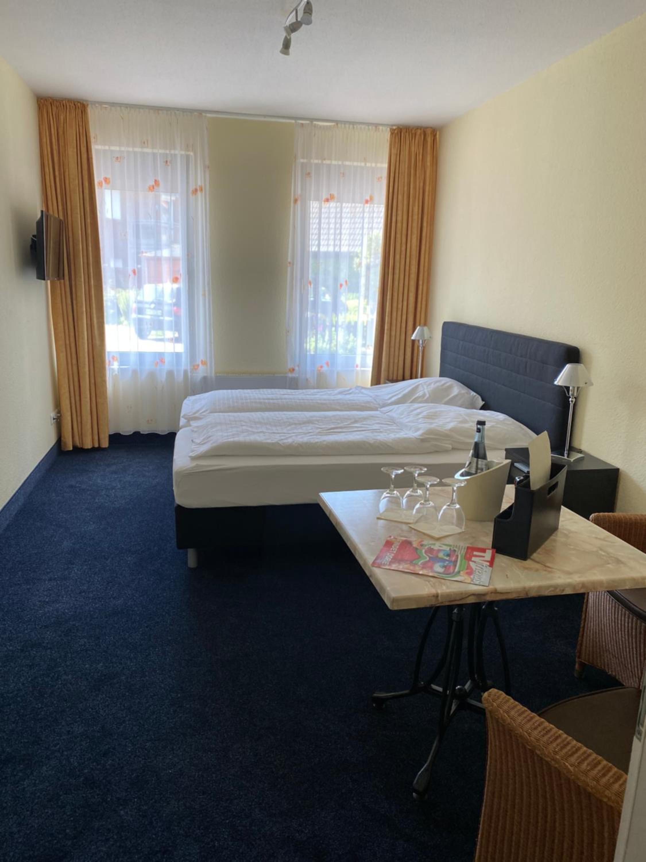 Budget Double Room photo 3