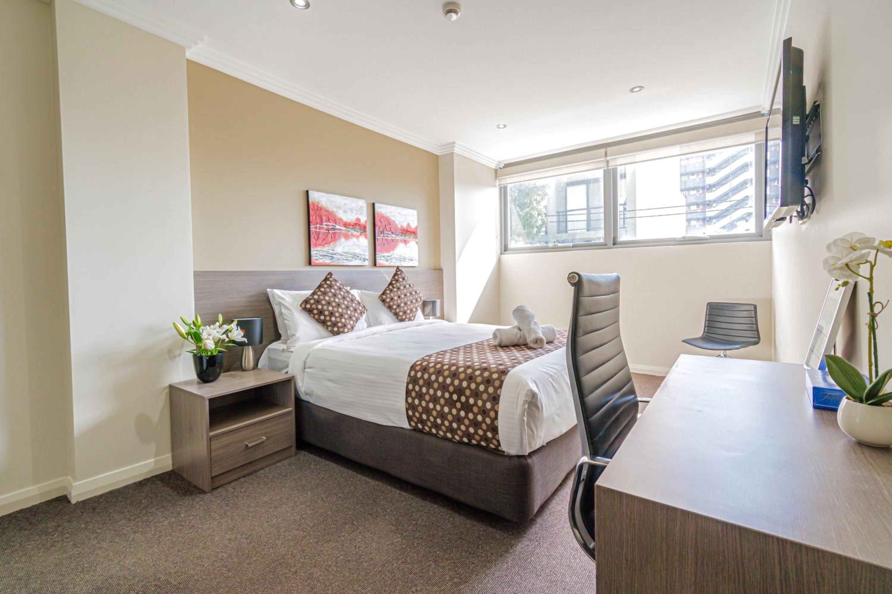 Standard Queen Room