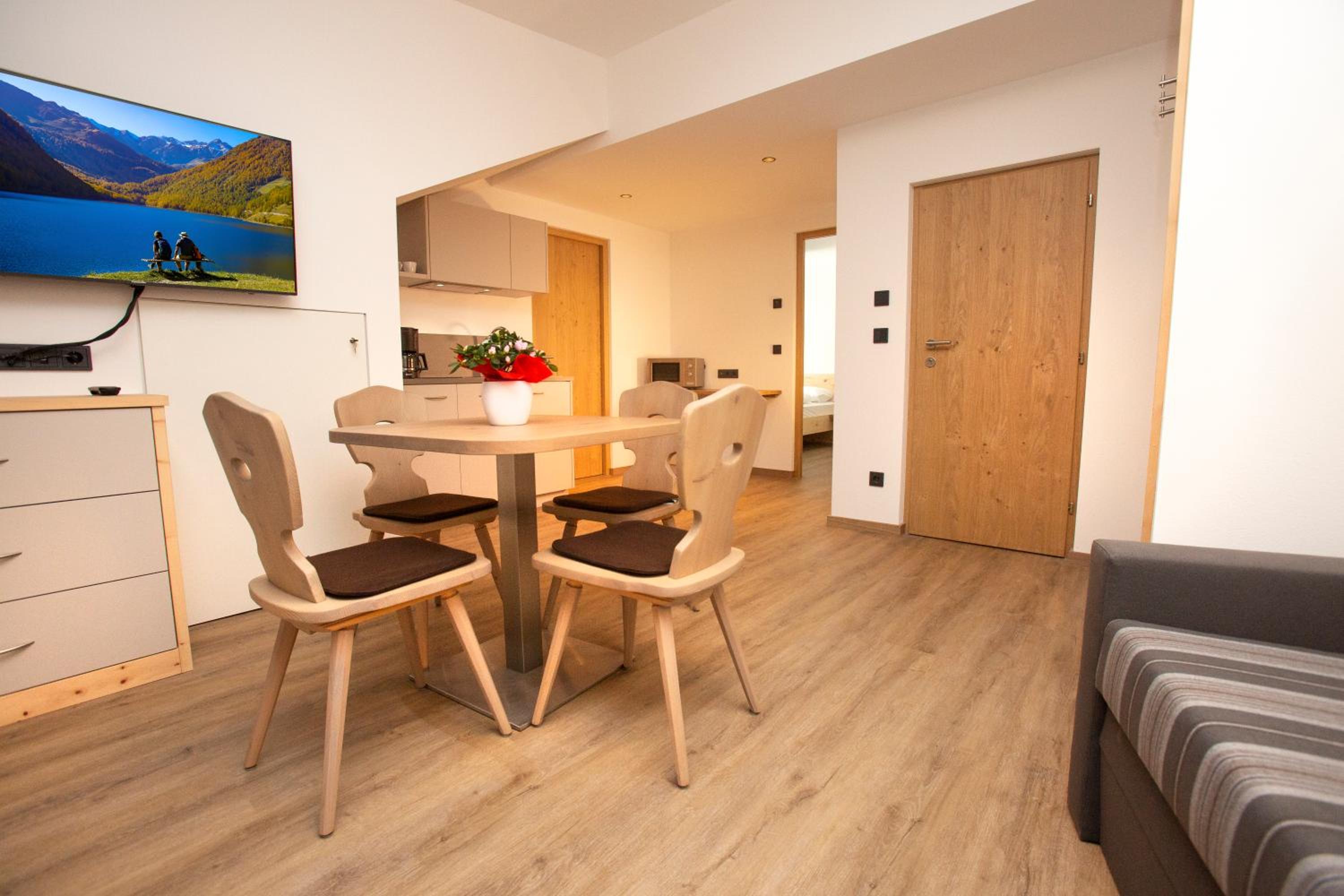 Apartment with Mountain View photo 1