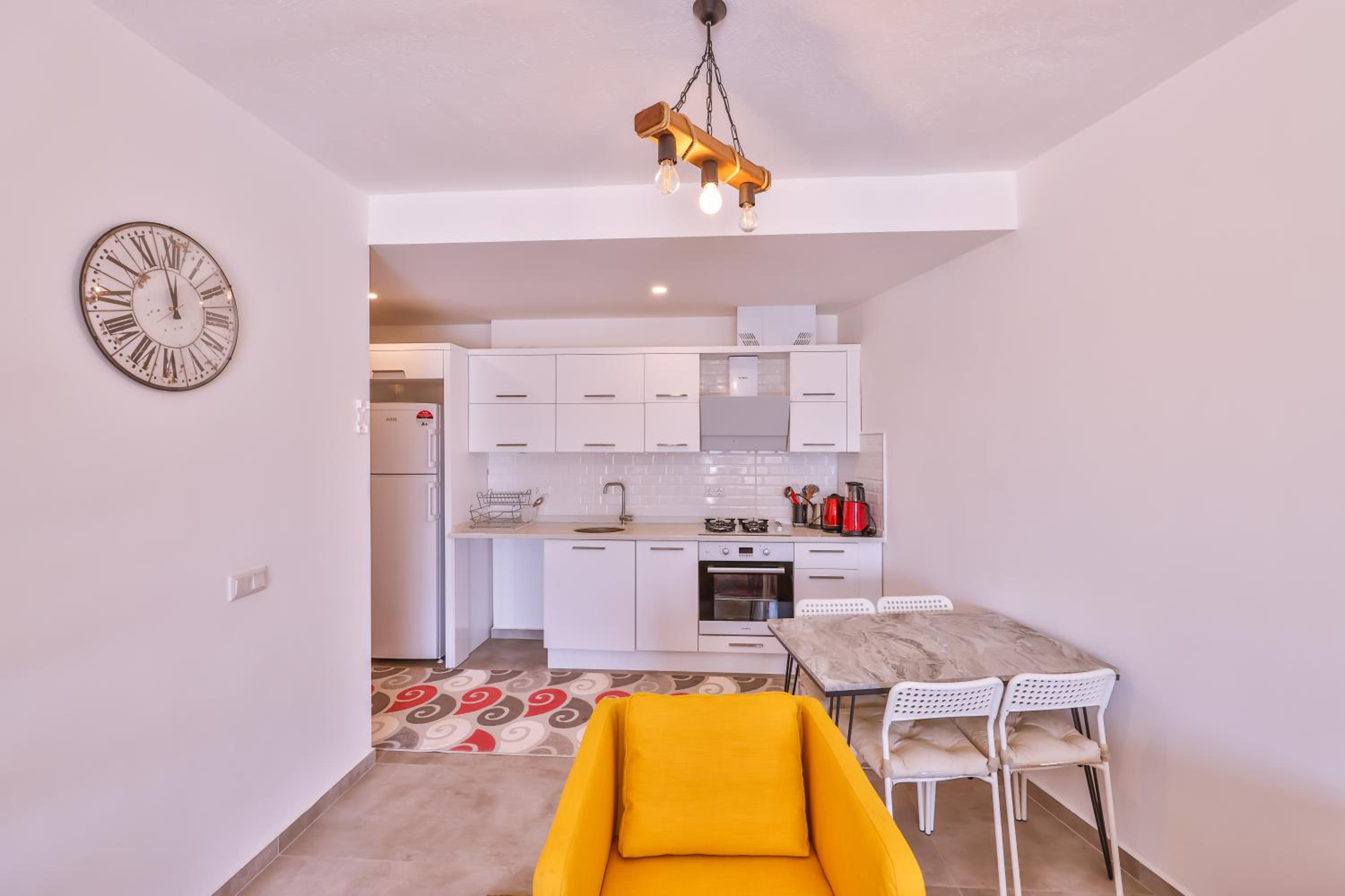 Deluxe Apartment photo 2