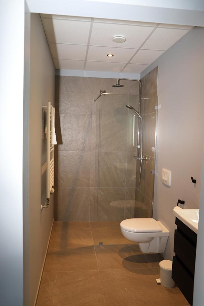 One-Bedroom Apartment - Photo 6