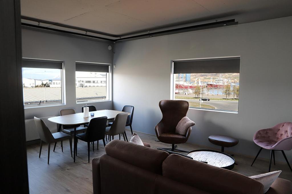 One-Bedroom Apartment - Photo 9