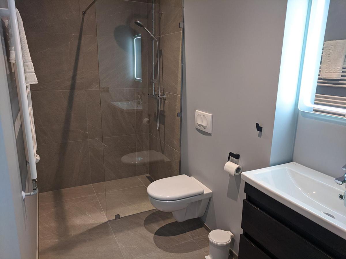 One-Bedroom Apartment - Photo 11