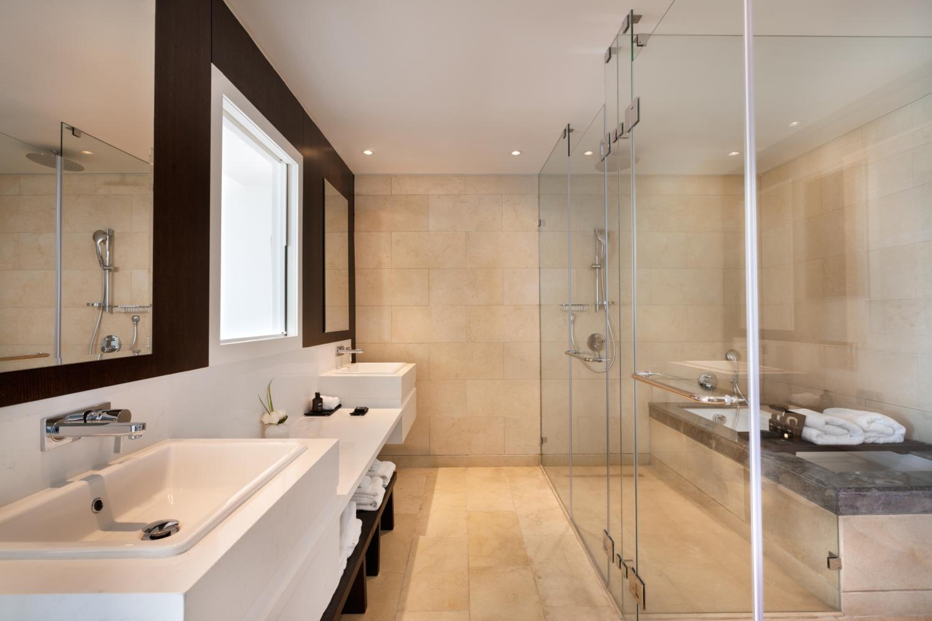 Junior Suite city view