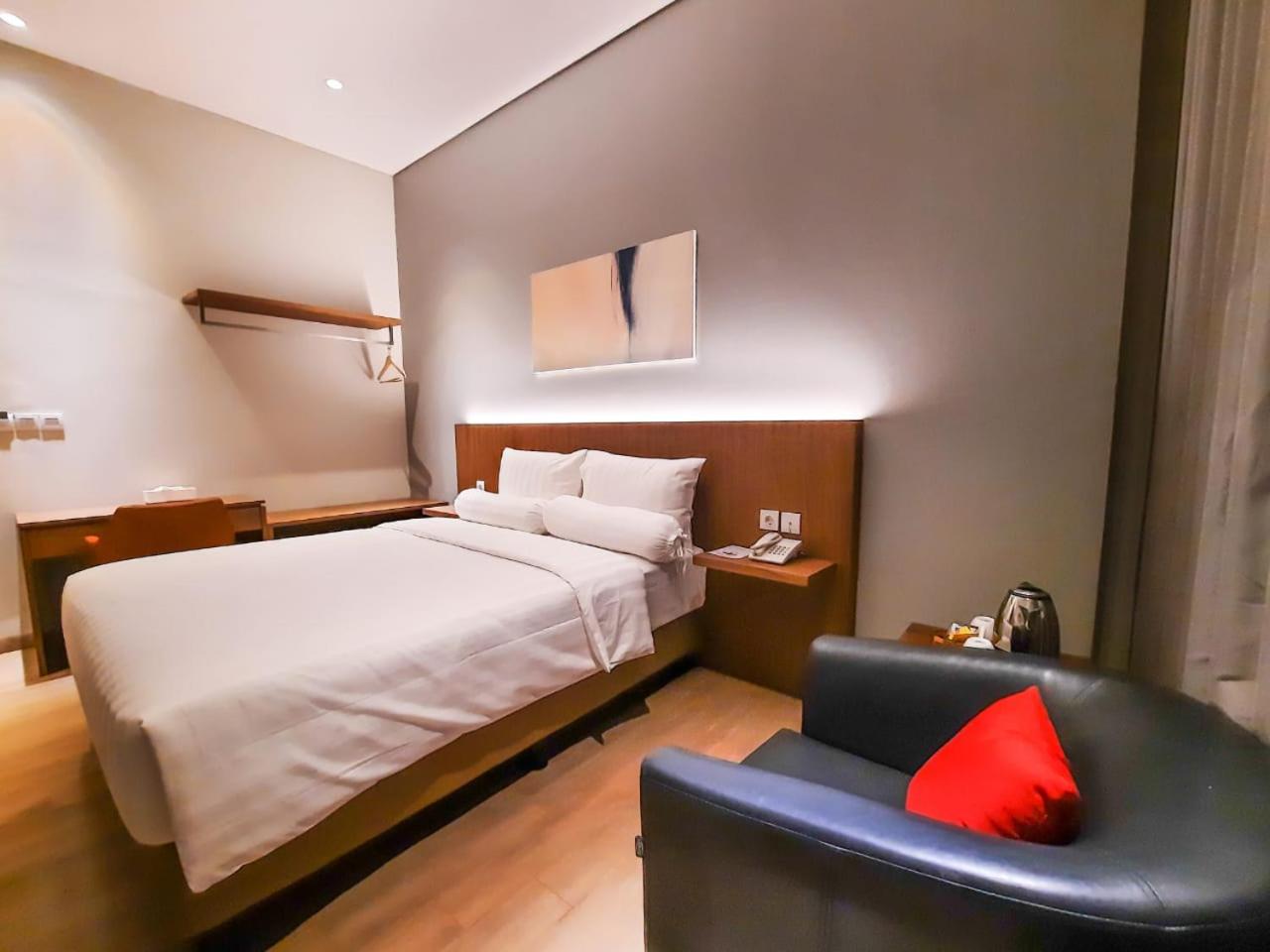 Executive Suite - Photo 1