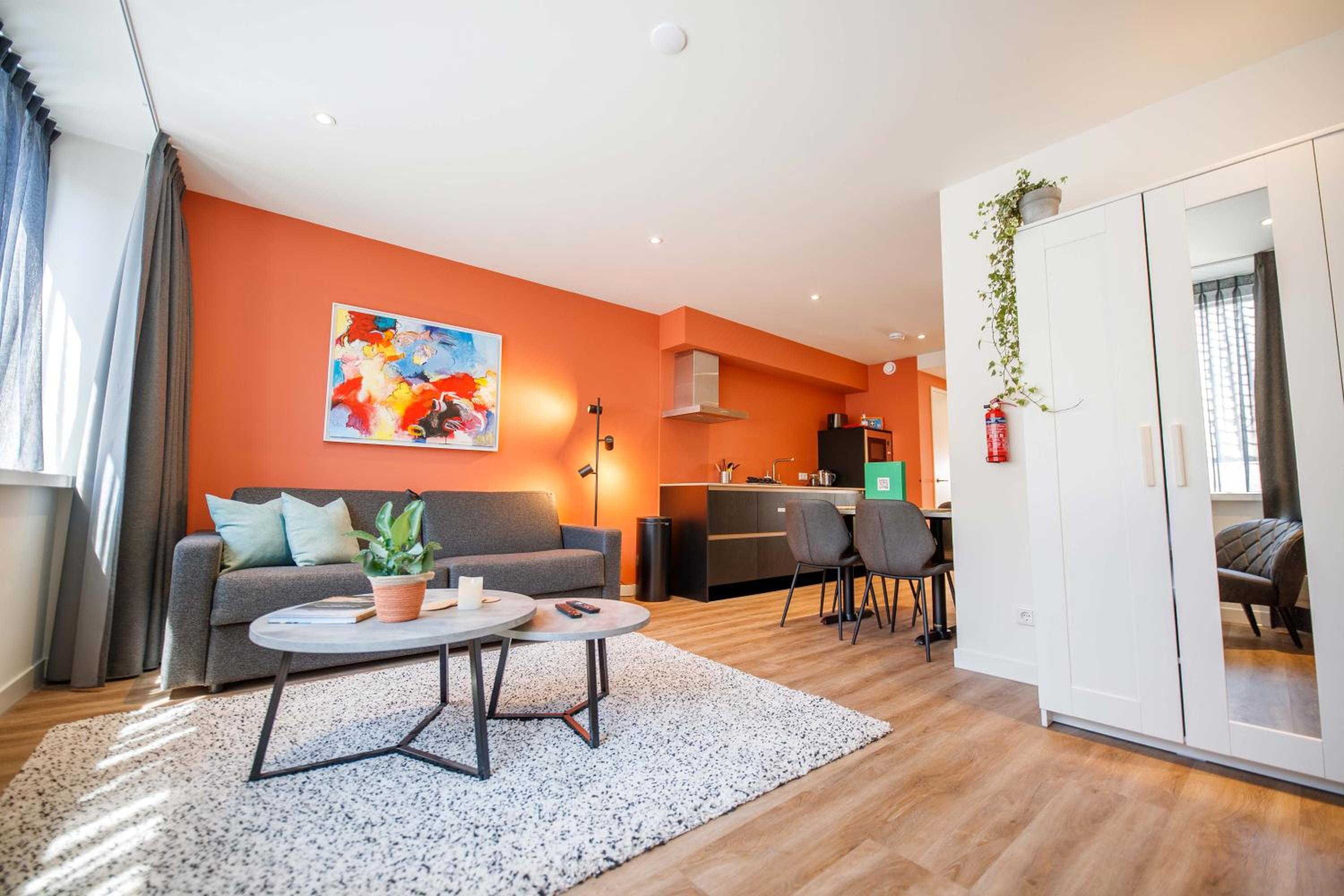 One-Bedroom Apartment