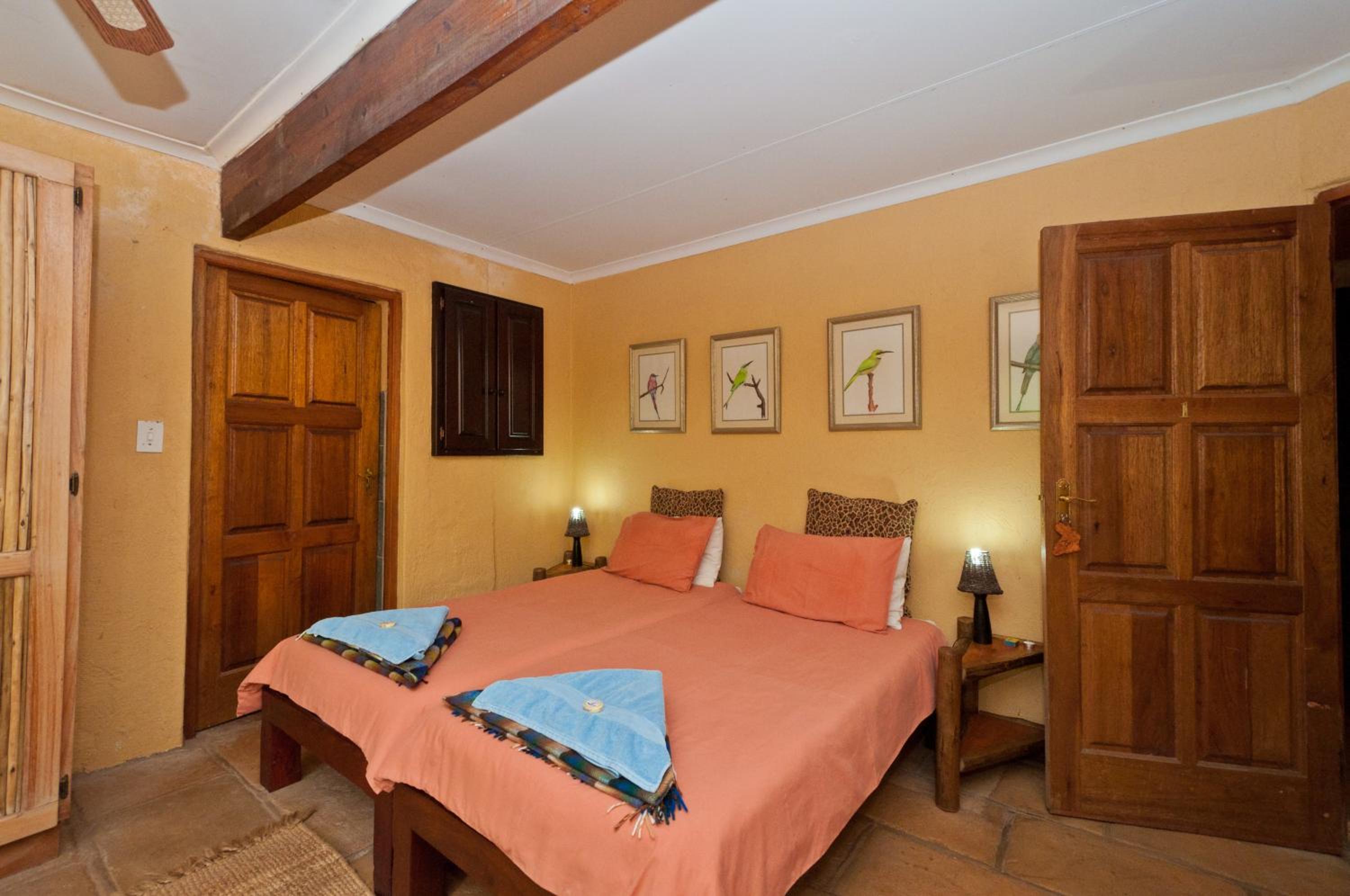 Standard Twin Room - Photo 3