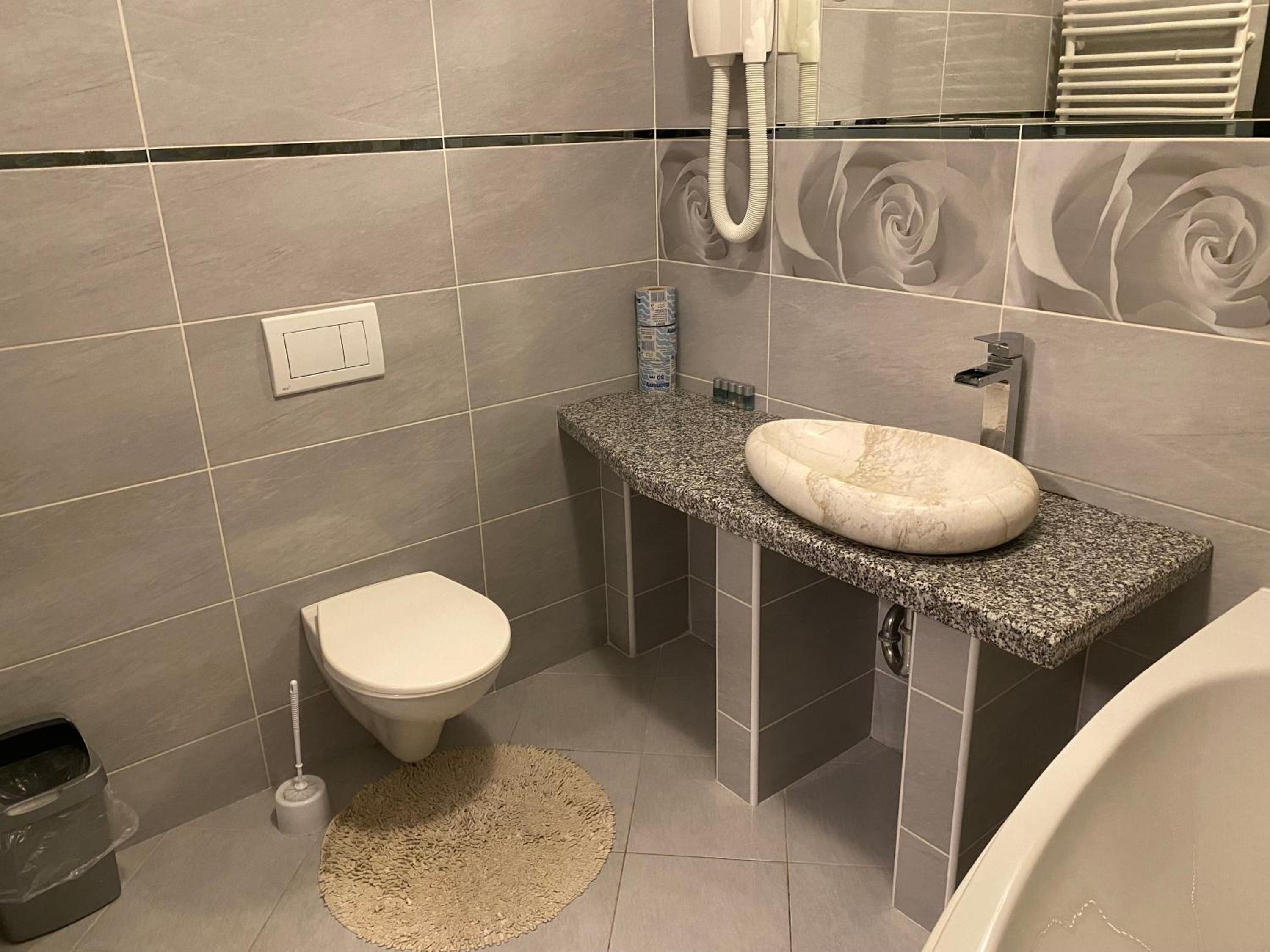 Suite with Spa Bath photo 1