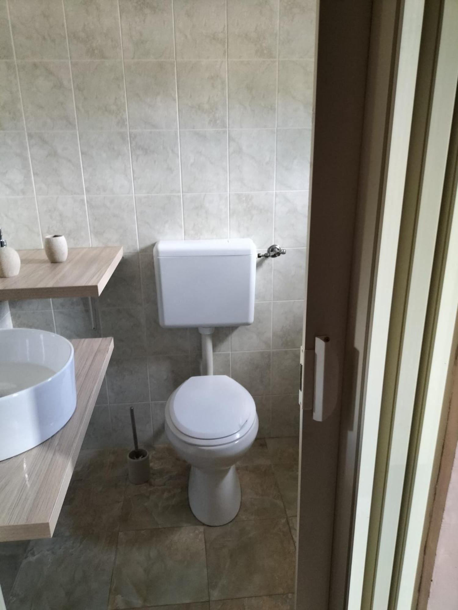 One-Bedroom House - Photo 28