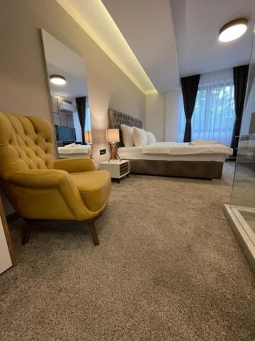 Deluxe Double or Twin Room - Photo 7