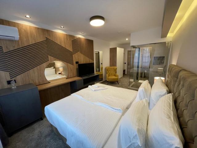 Deluxe Double or Twin Room - Photo 30